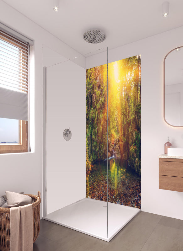 Duschrückwand - Malerischer Sonnenuntergang am Waldsee in hellem Badezimmer mit Regenduschkopf  - zweiteilige Eck-Duschrückwand