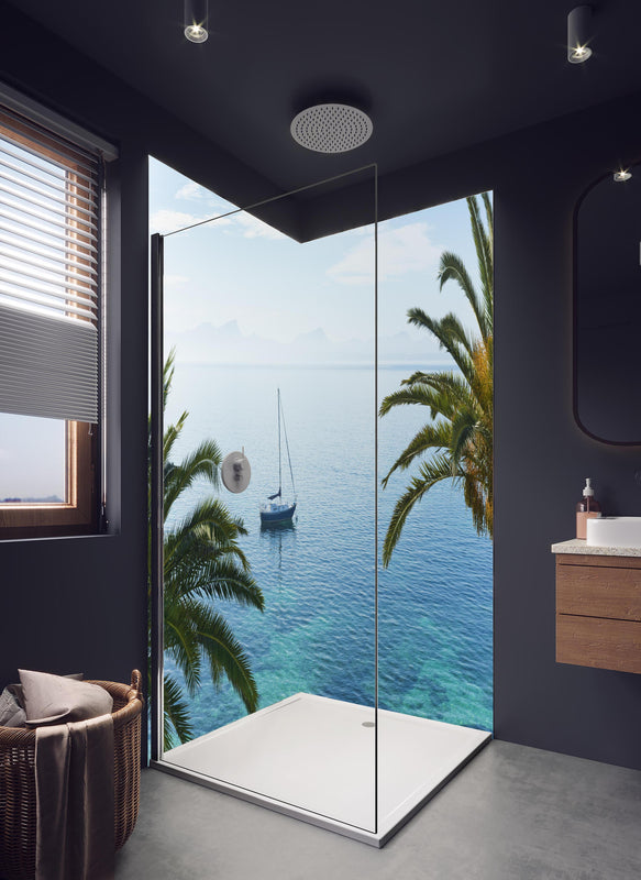 Duschrückwand - Meeres Ausblick - Mallorca in hellem Badezimmer mit Regenduschkopf  - zweiteilige Eck-Duschrückwand