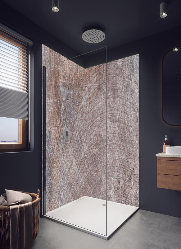 Duschrückwand - Moderne graue Marmor Betontextur in hellem Badezimmer mit Regenduschkopf  - zweiteilige Eck-Duschrückwand