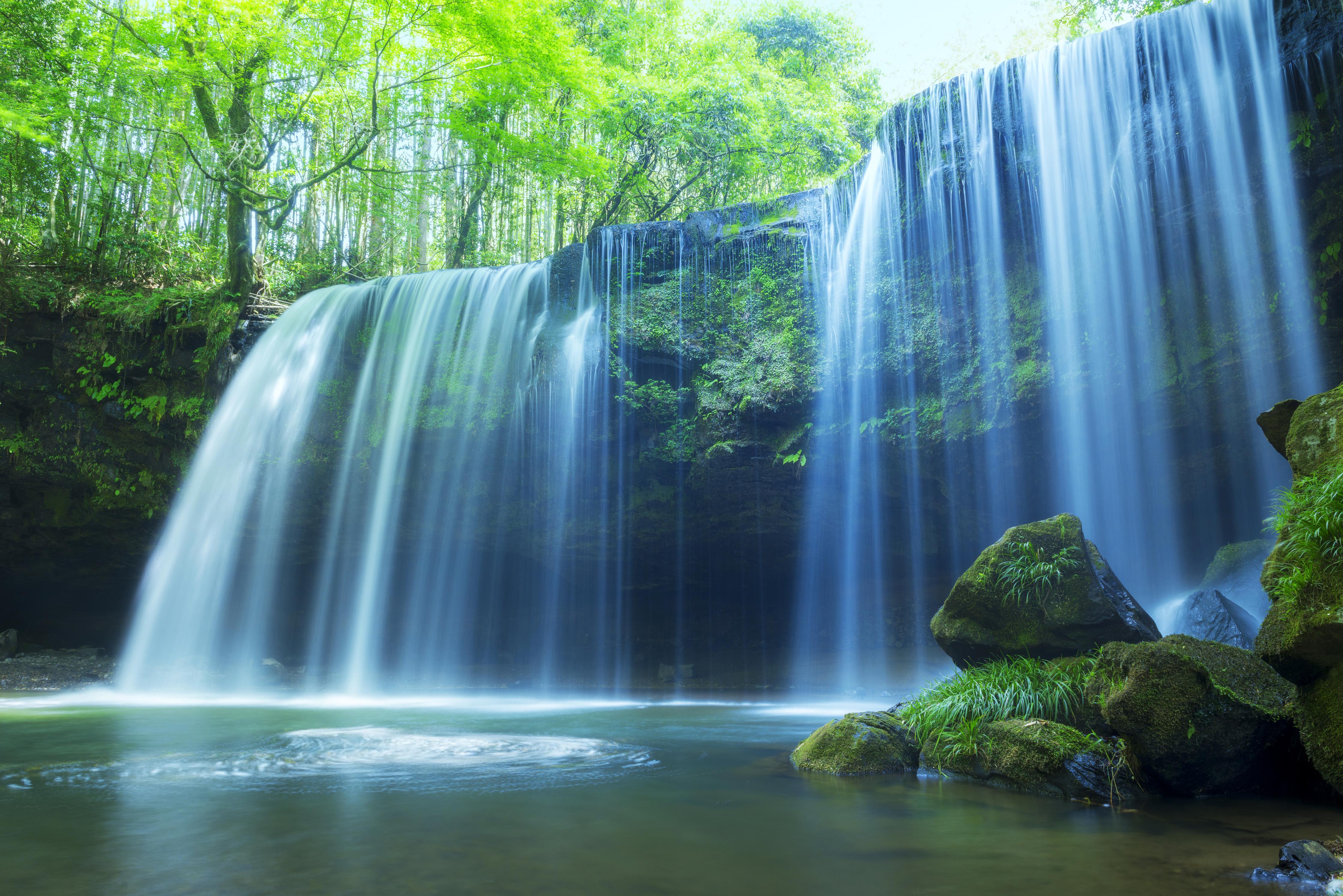 Duschrückwand-Prächtiger Nabigataki-Wasserfall