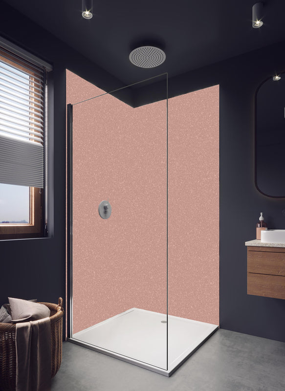 Duschrückwand - Rosa Wandtextur - Korallenfarbe in hellem Badezimmer mit Regenduschkopf  - zweiteilige Eck-Duschrückwand