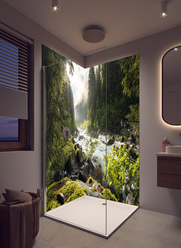 Duschrückwand - Ruhiger Fluss mitten im Wald in hellem Badezimmer mit Regenduschkopf  - zweiteilige Eck-Duschrückwand