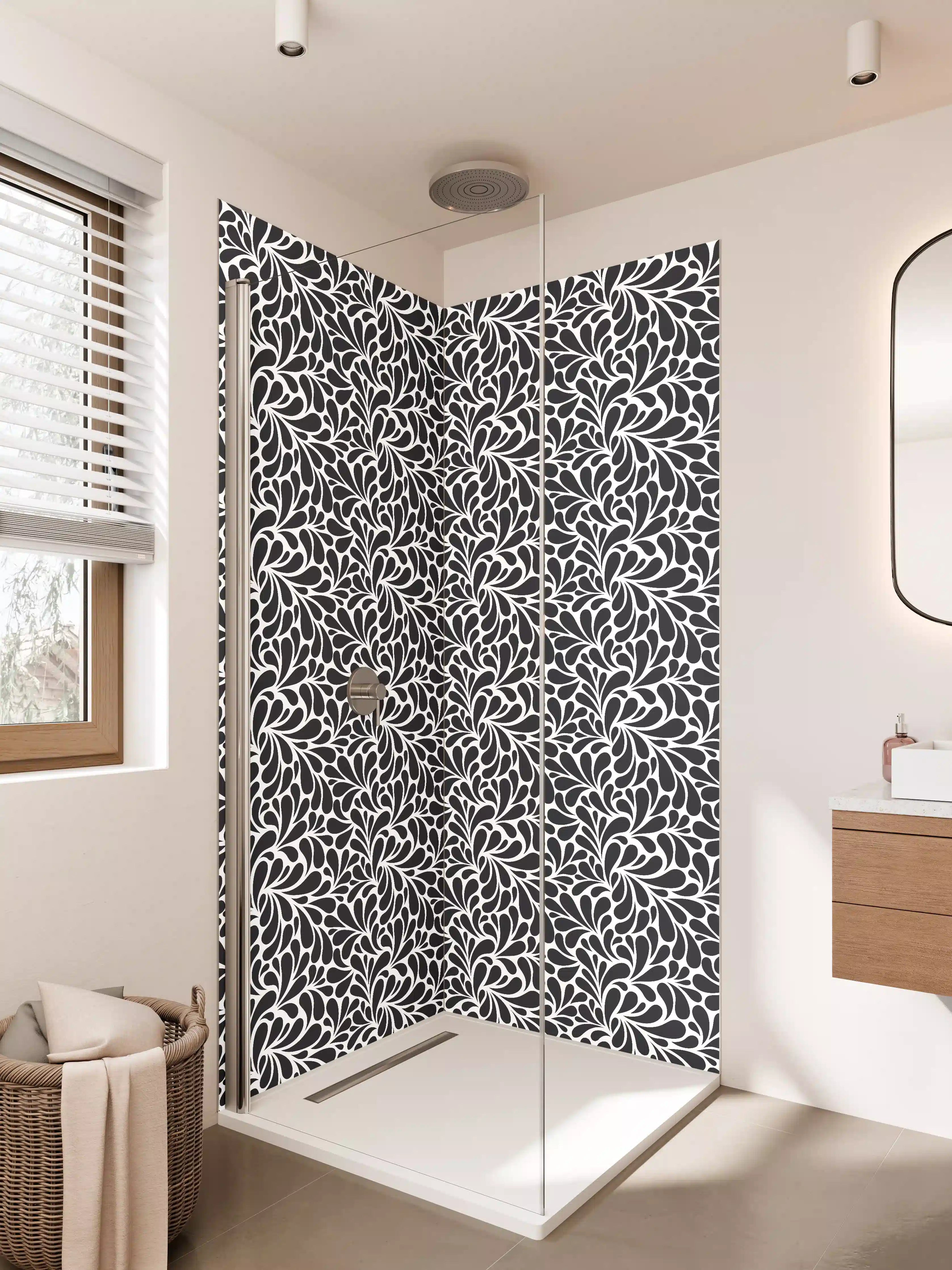 Duschrückwand - Schwarz-Weiß-Blumenmuster mit eleganter Feinheit