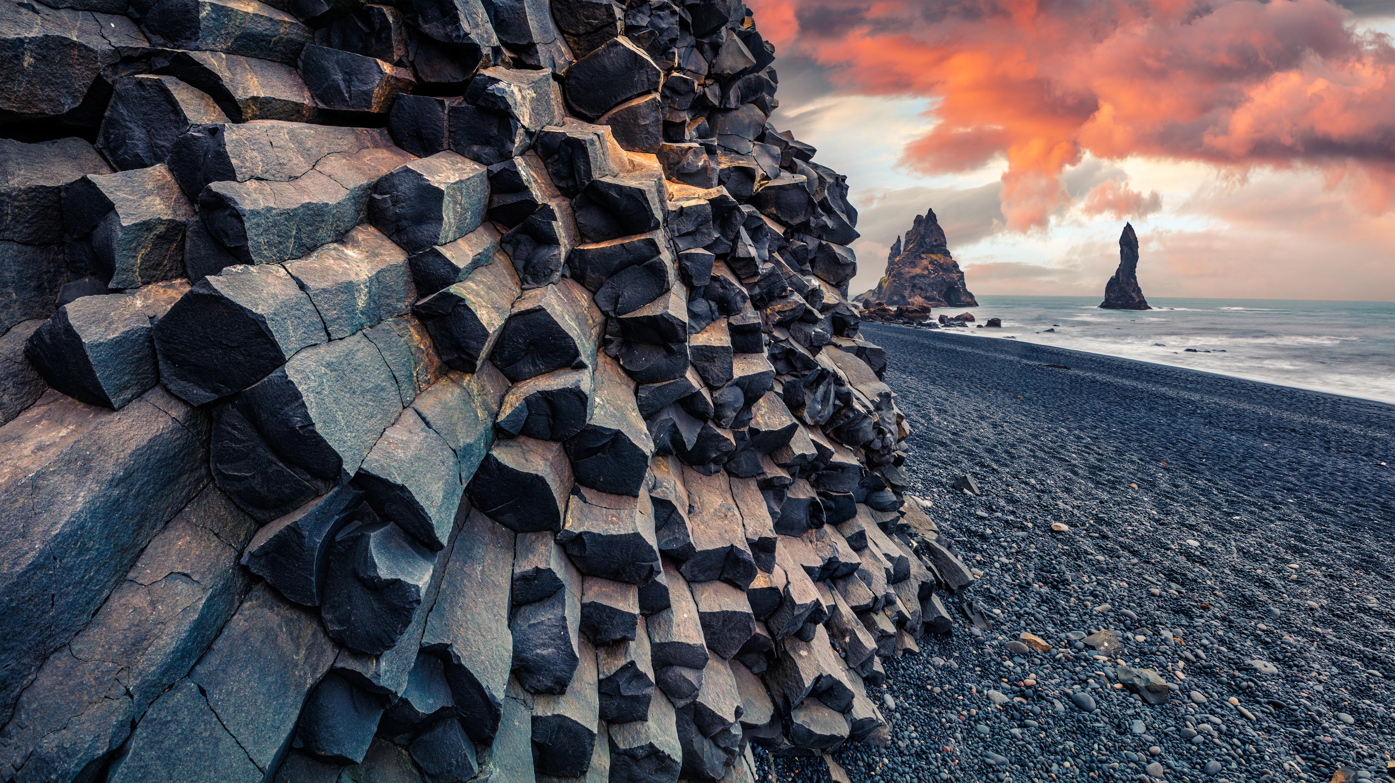 Duschrückwand-Sonnenuntergang - Reynisdrangar, Atlantischer Ozean