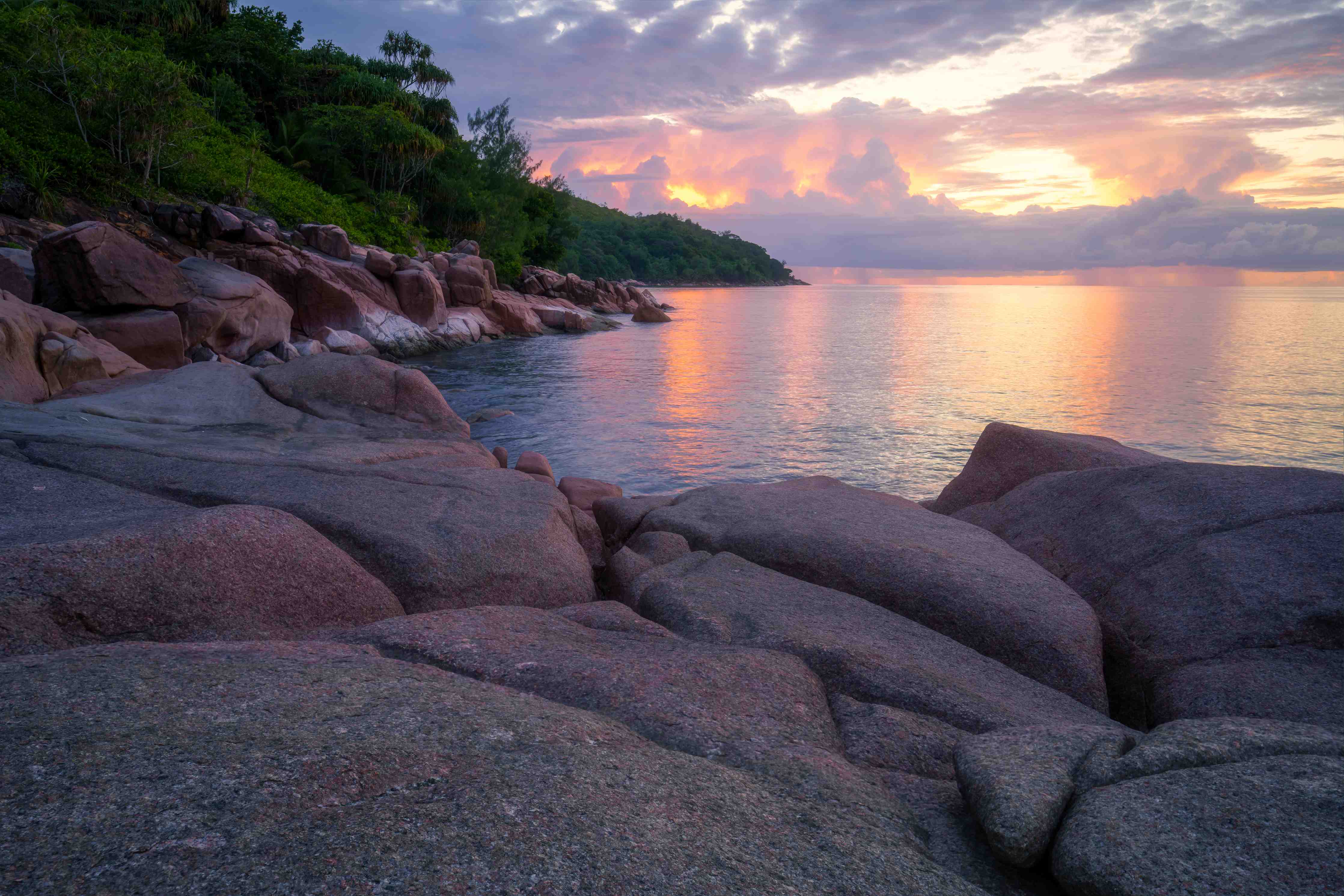 Duschrückwand-Sonnenuntergang am ruhigen See