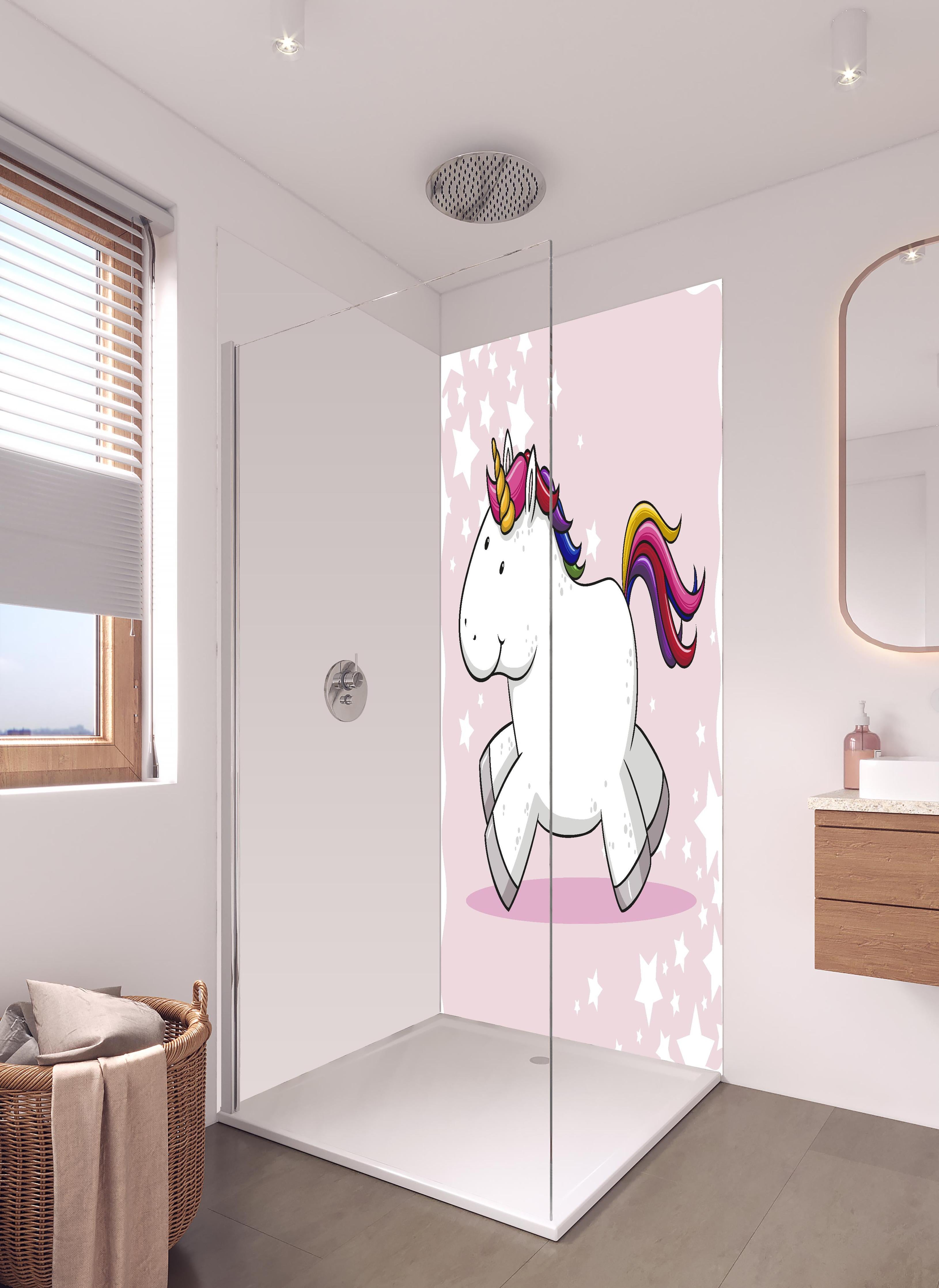 Duschrückwand - Spielzeug-Einhorn mit bunter Mähne Illustration in hellem Badezimmer mit Regenduschkopf  - zweiteilige Eck-Duschrückwand