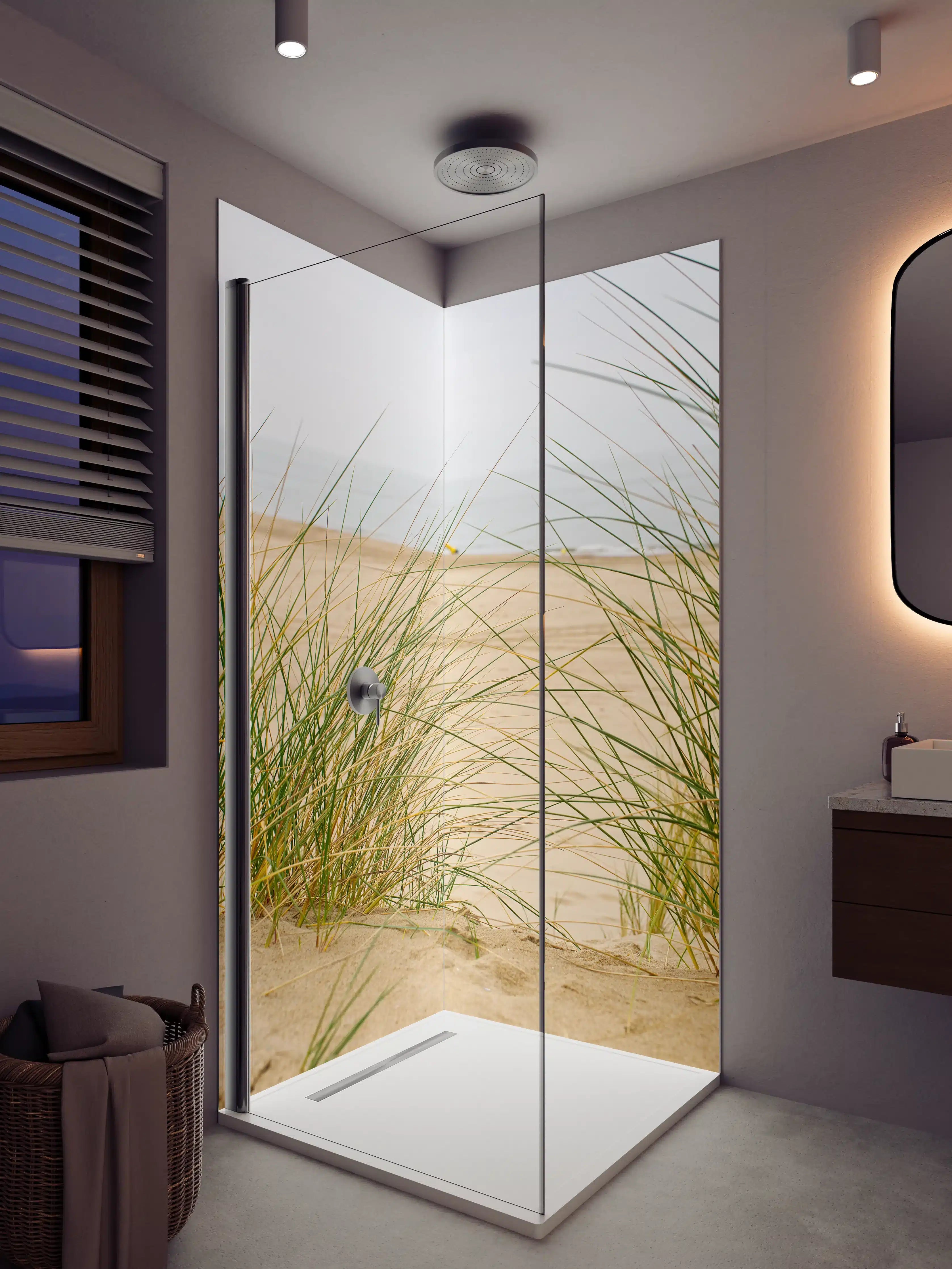 Duschrückwand - Strand mit Sand und Gräser in sanften Tönen