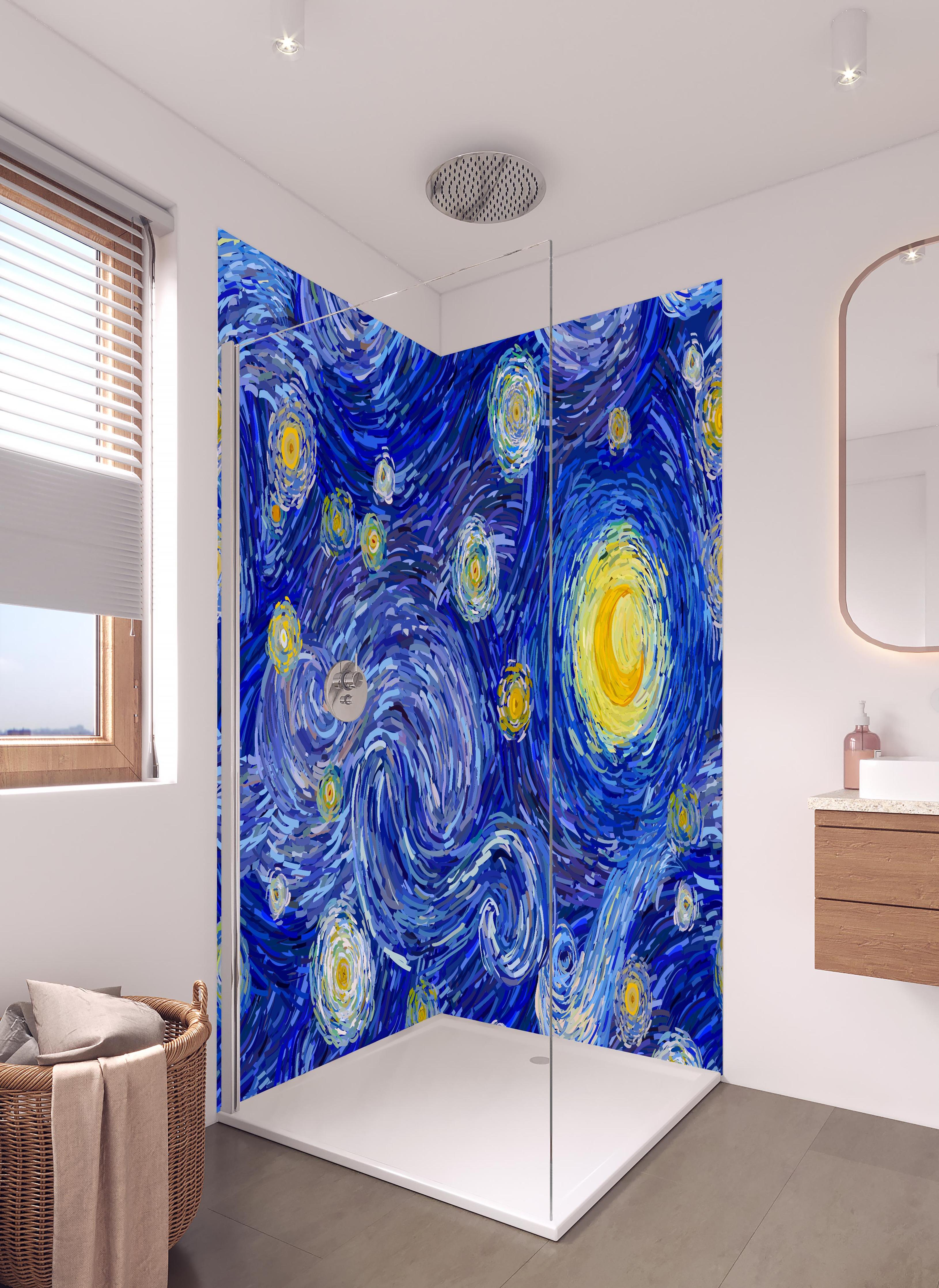 Duschrückwand - Van Gogh Starry Night Druck Blau Gelb in hellem Badezimmer mit Regenduschkopf  - zweiteilige Eck-Duschrückwand