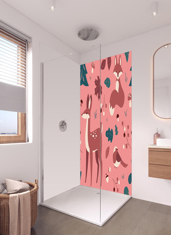 Duschrückwand - Waldtiermuster mit rosa Hintergrundillustration in hellem Badezimmer mit Regenduschkopf  - zweiteilige Eck-Duschrückwand