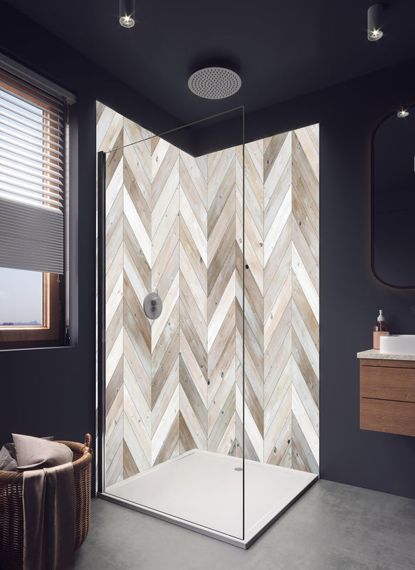 Duschrückwand - Weiße Chevron Textur in hellem Badezimmer mit Regenduschkopf  - zweiteilige Eck-Duschrückwand