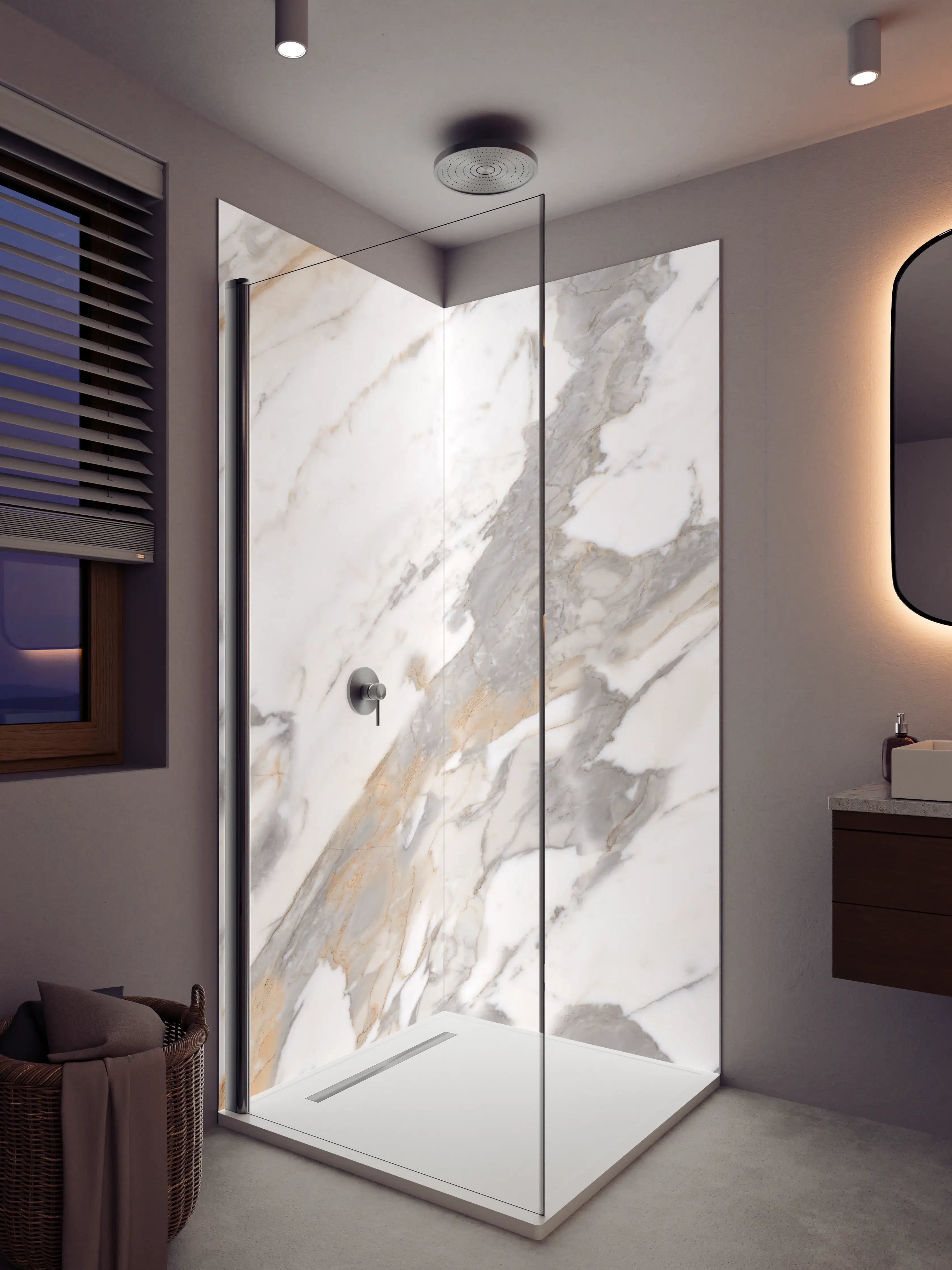 Duschrückwand - Weiße Marmor-Textur mit goldenen und grauen Akzenten