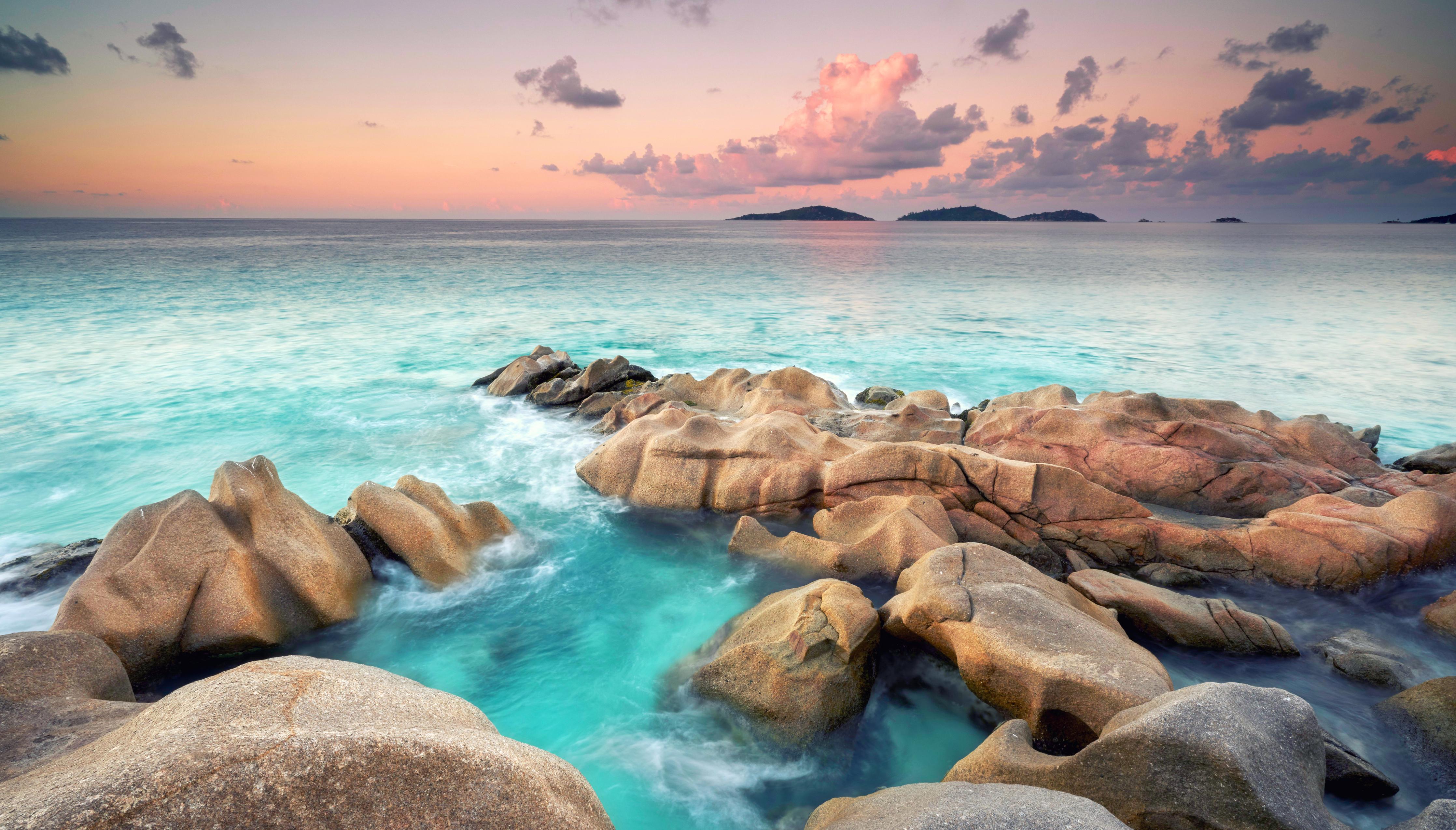 Duschrückwand-zauberhaftes Felsen in Seychellen