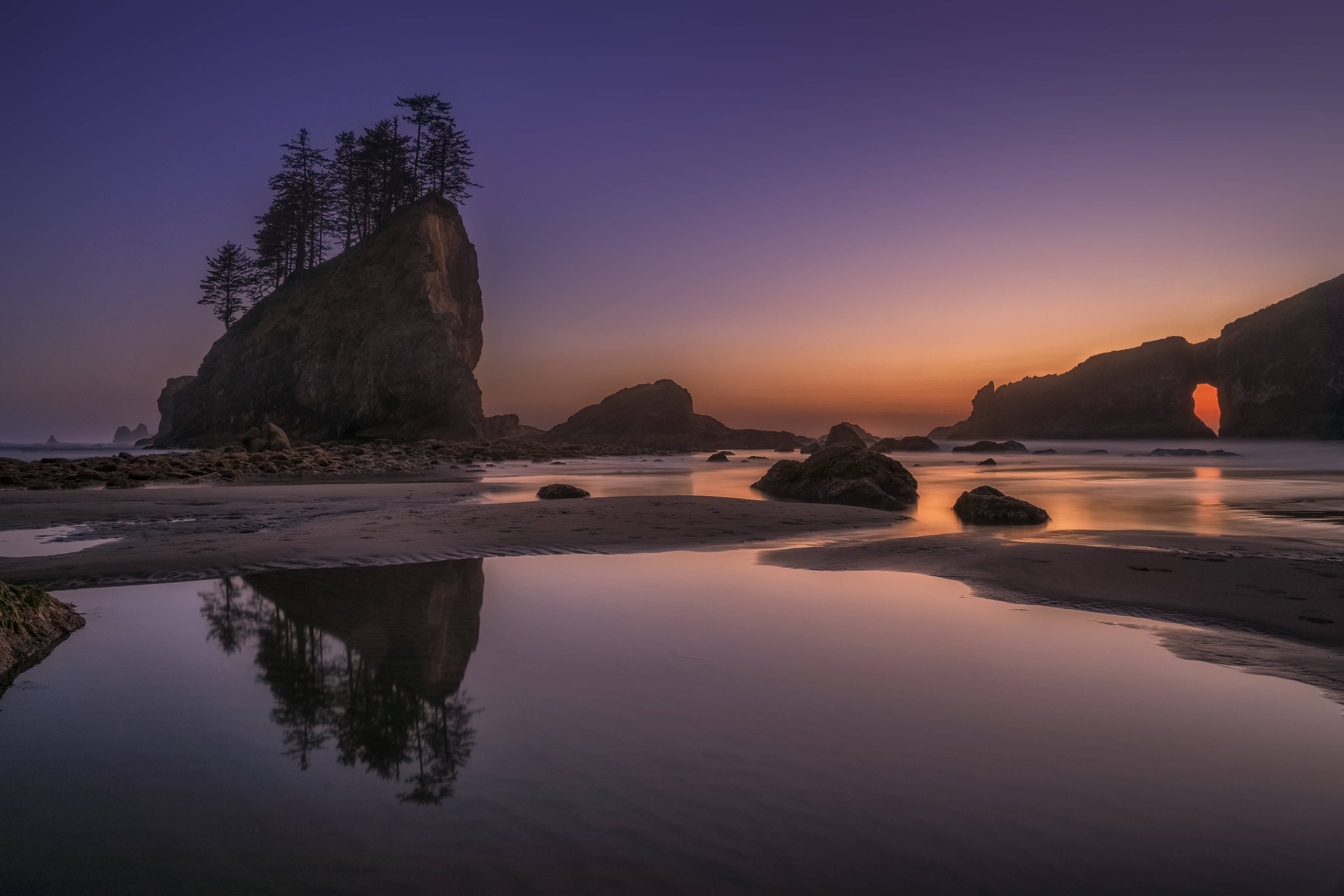 Große Wandbilder-Abendlicher Strand mit Felsen bei Sonnenuntergang
