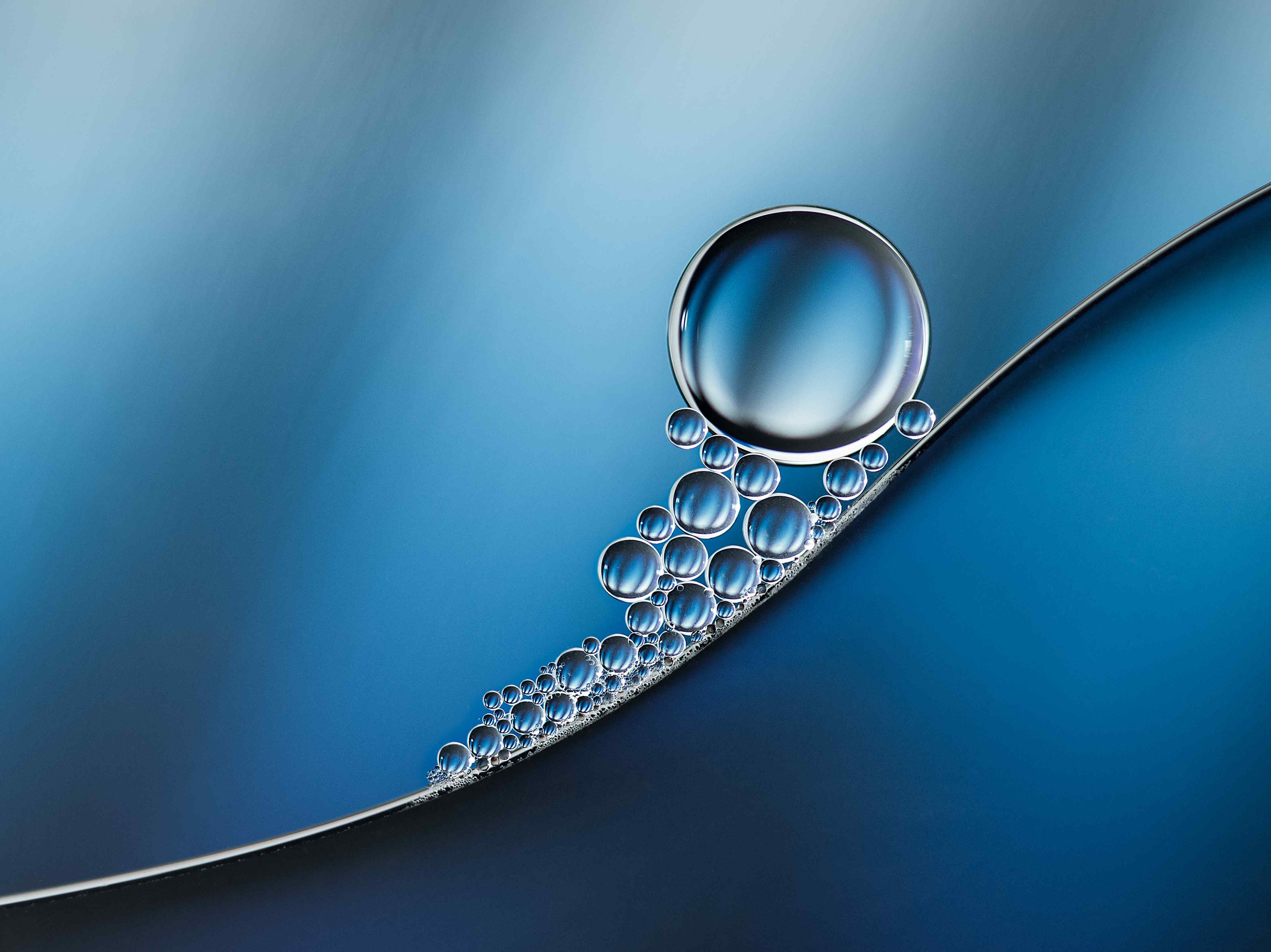 Große Wandbilder-Blauer Wasser- und Glaseffekt mit Bubbles