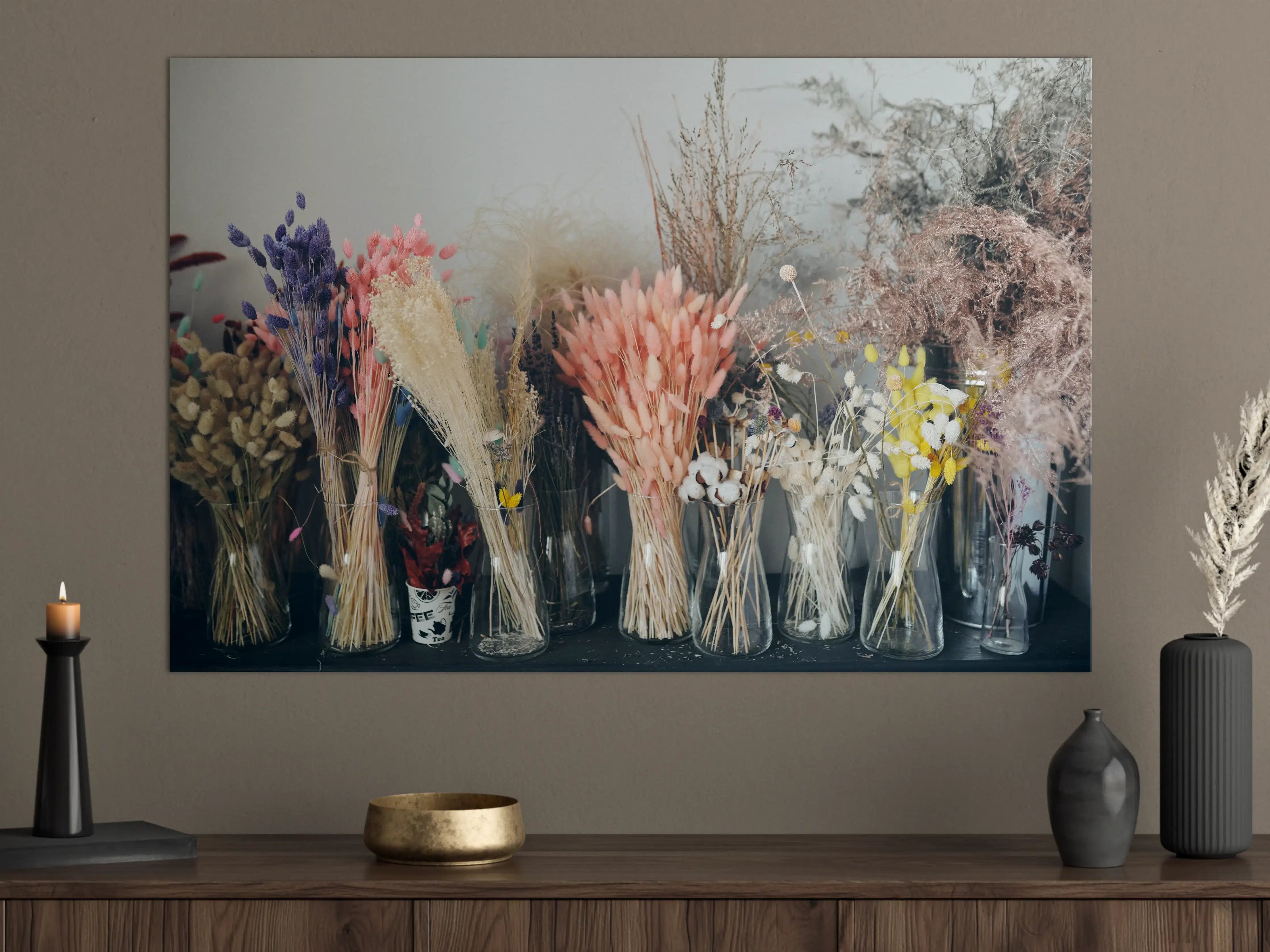 Große Wandbilder - Bunte Trockenblumen im Regal
