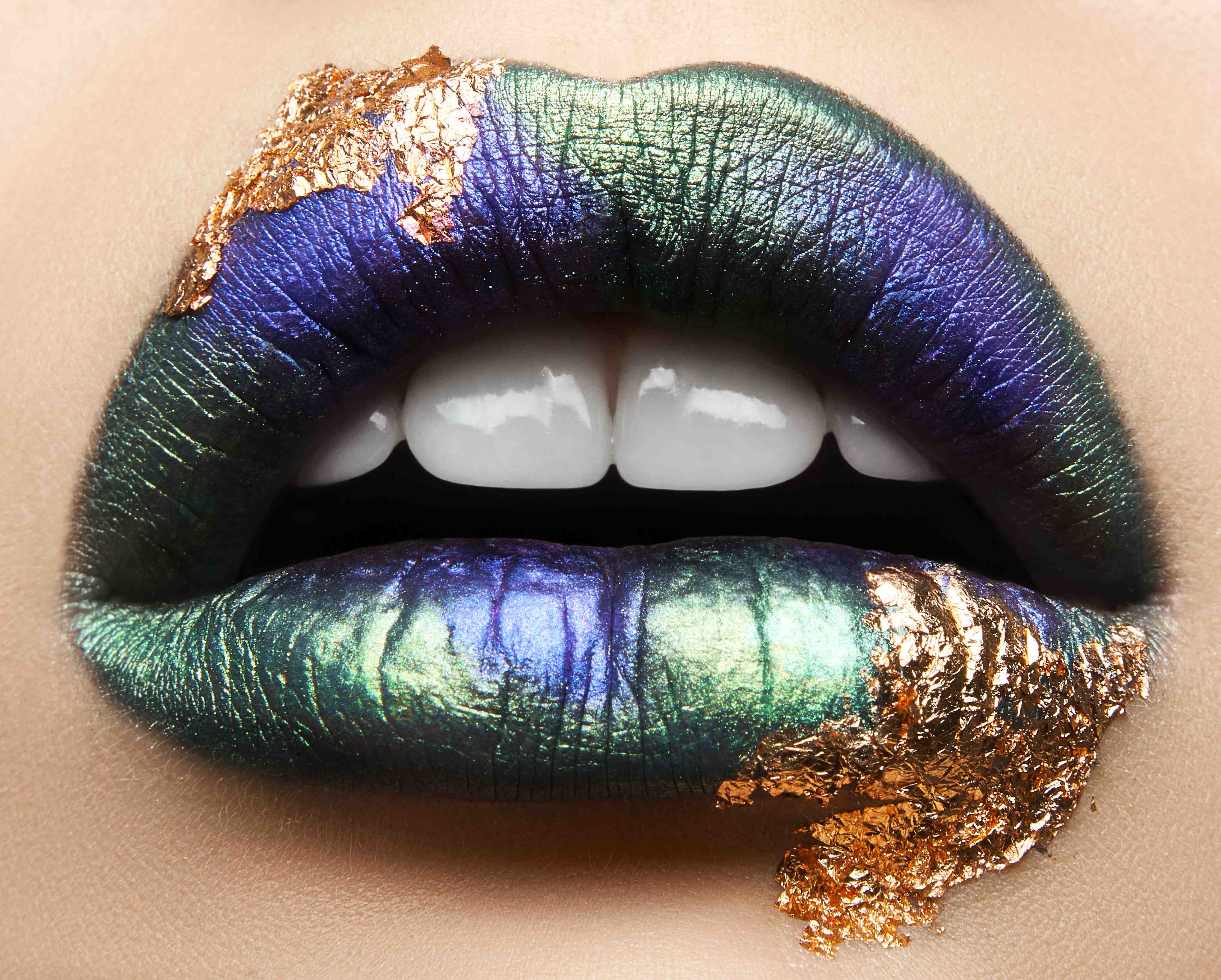Große Wandbilder-Bunte und edle Lippenkunst mit Gold-Highlight