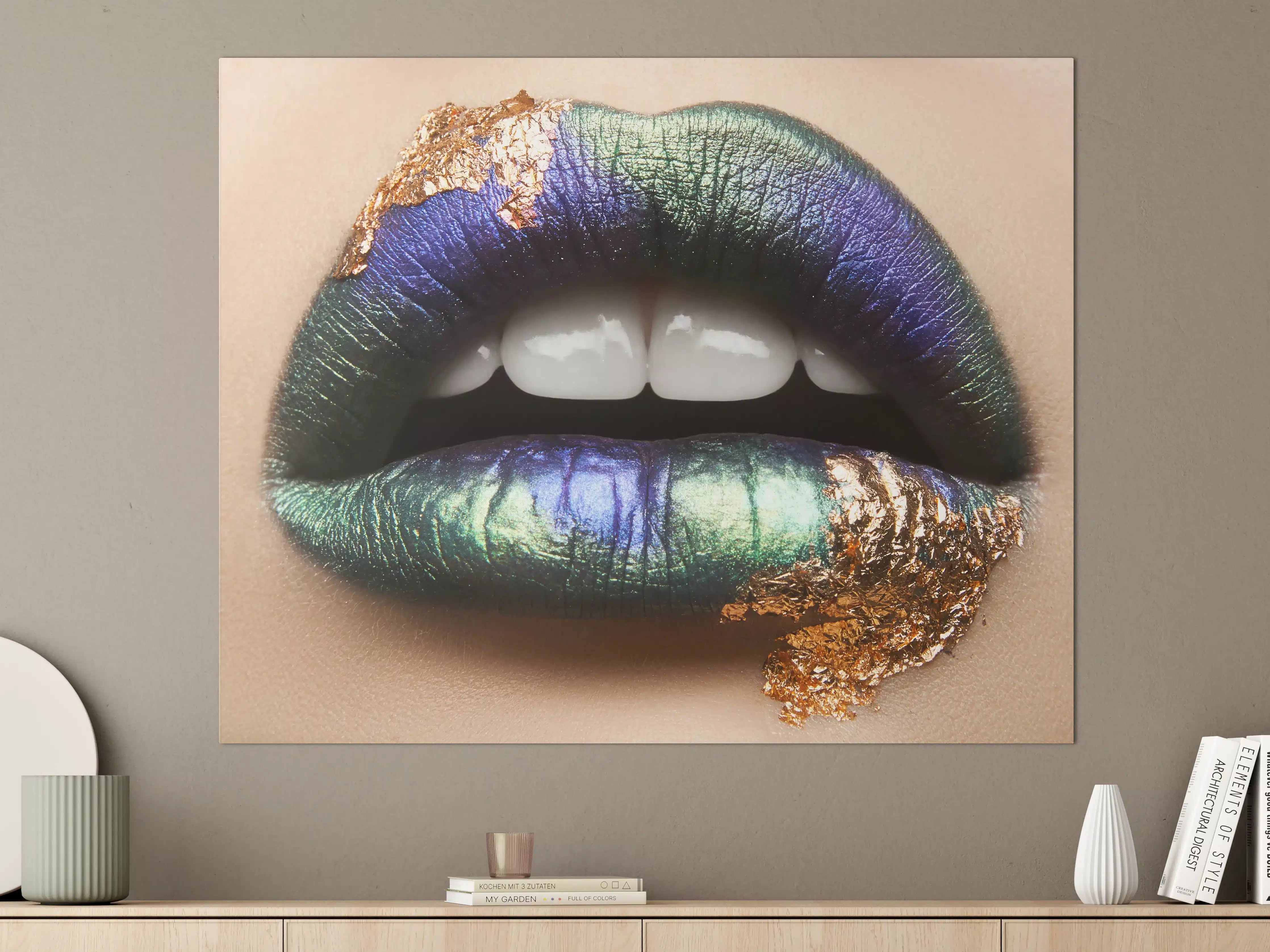 Große Wandbilder - Bunte und edle Lippenkunst mit Gold-Highlight