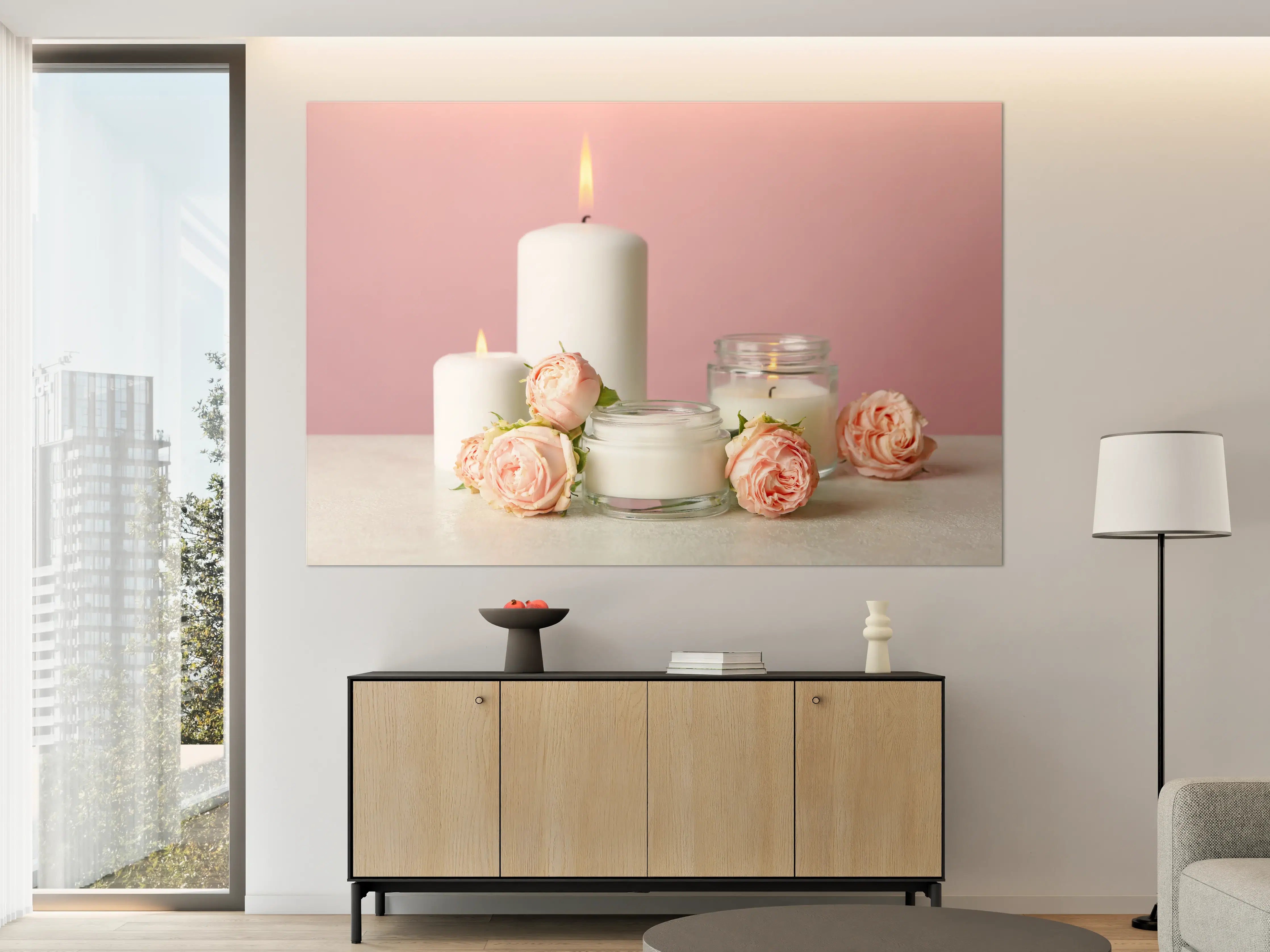 Große Wandbilder - Duftkerzen und Rosen auf weißem Tisch 