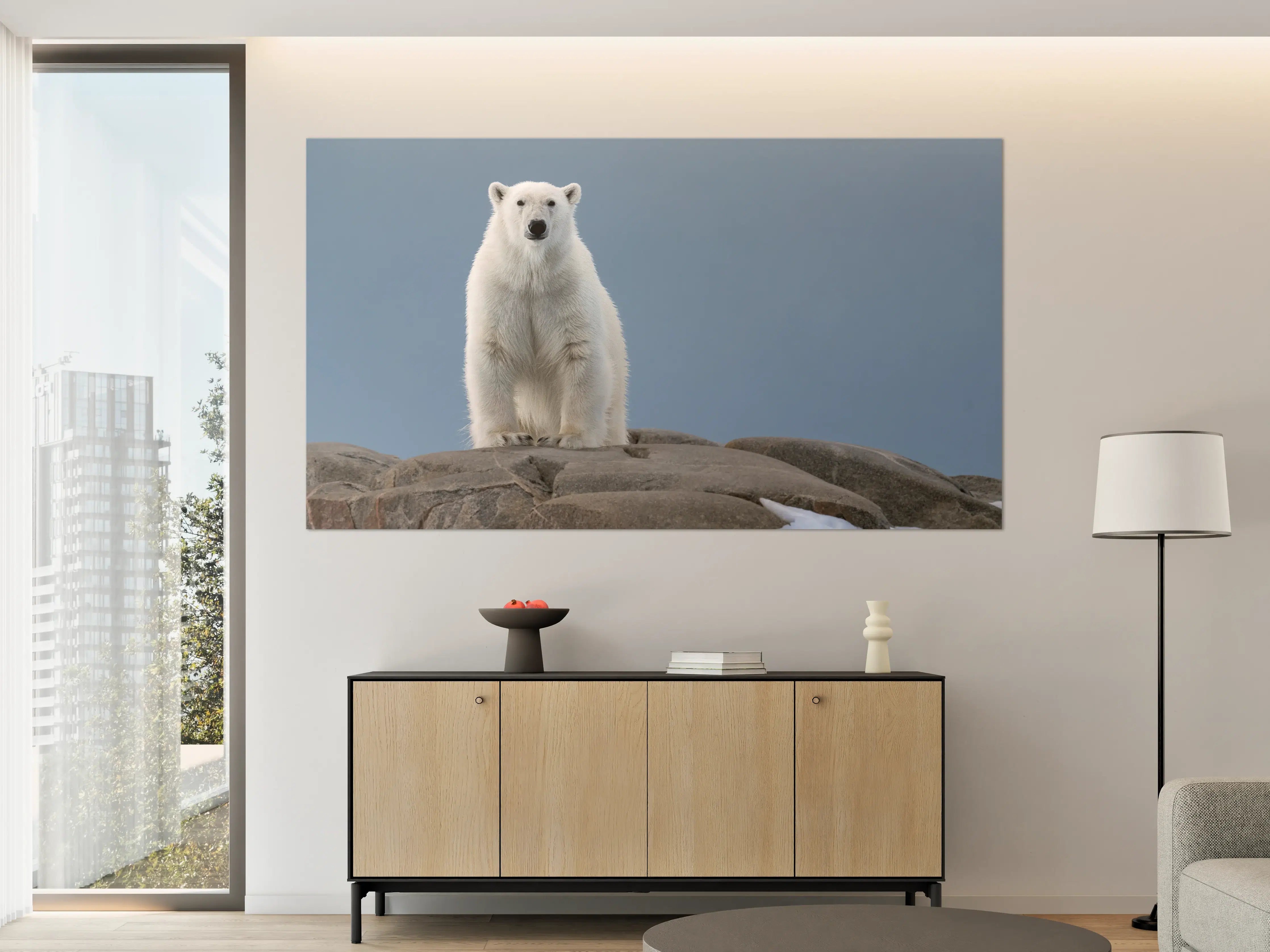 Große Wandbilder - Eisbär auf Felsen vor hellem Himmel