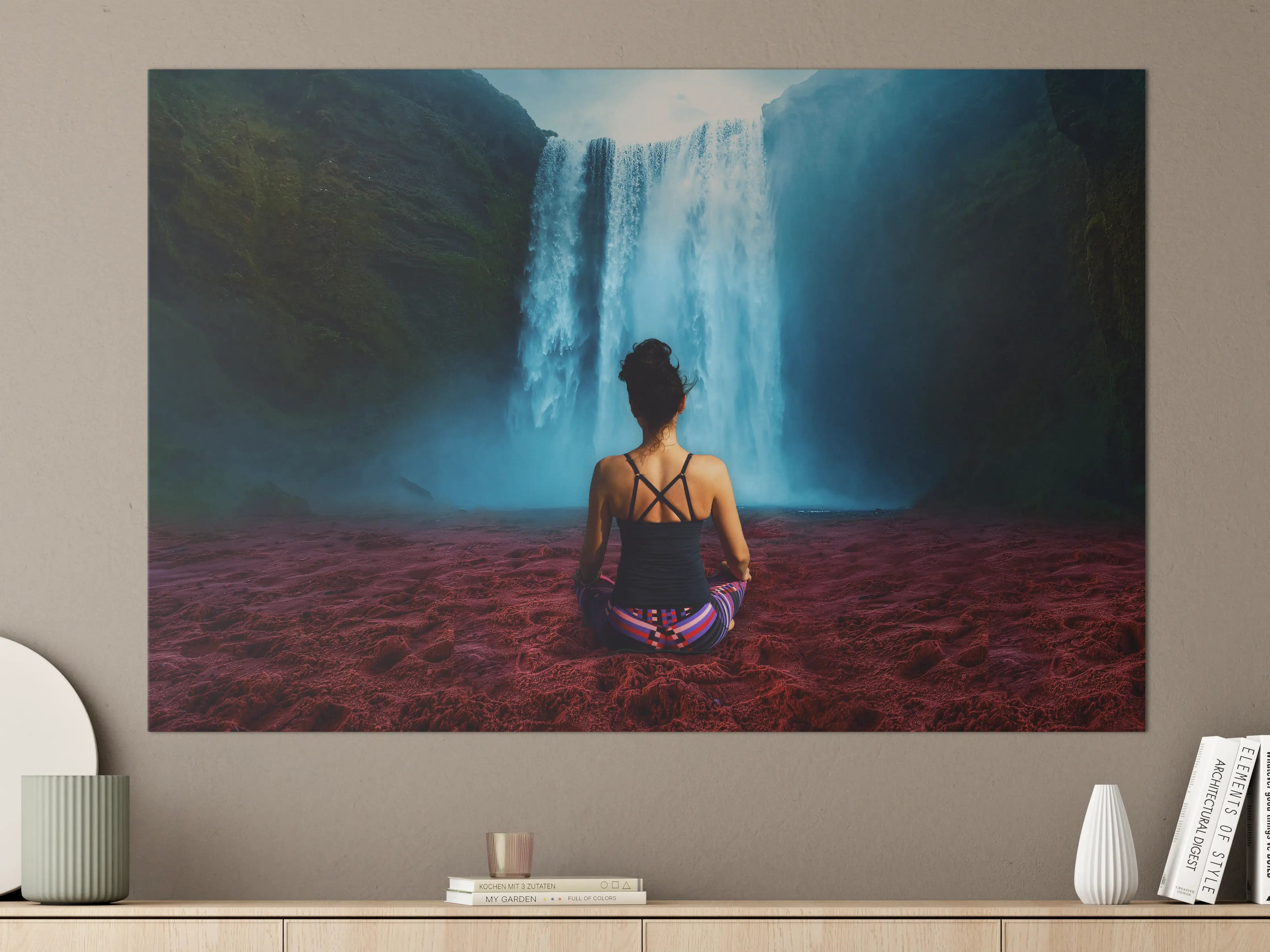 Große Wandbilder - Frau meditierend vor traumhaften Wasserfall