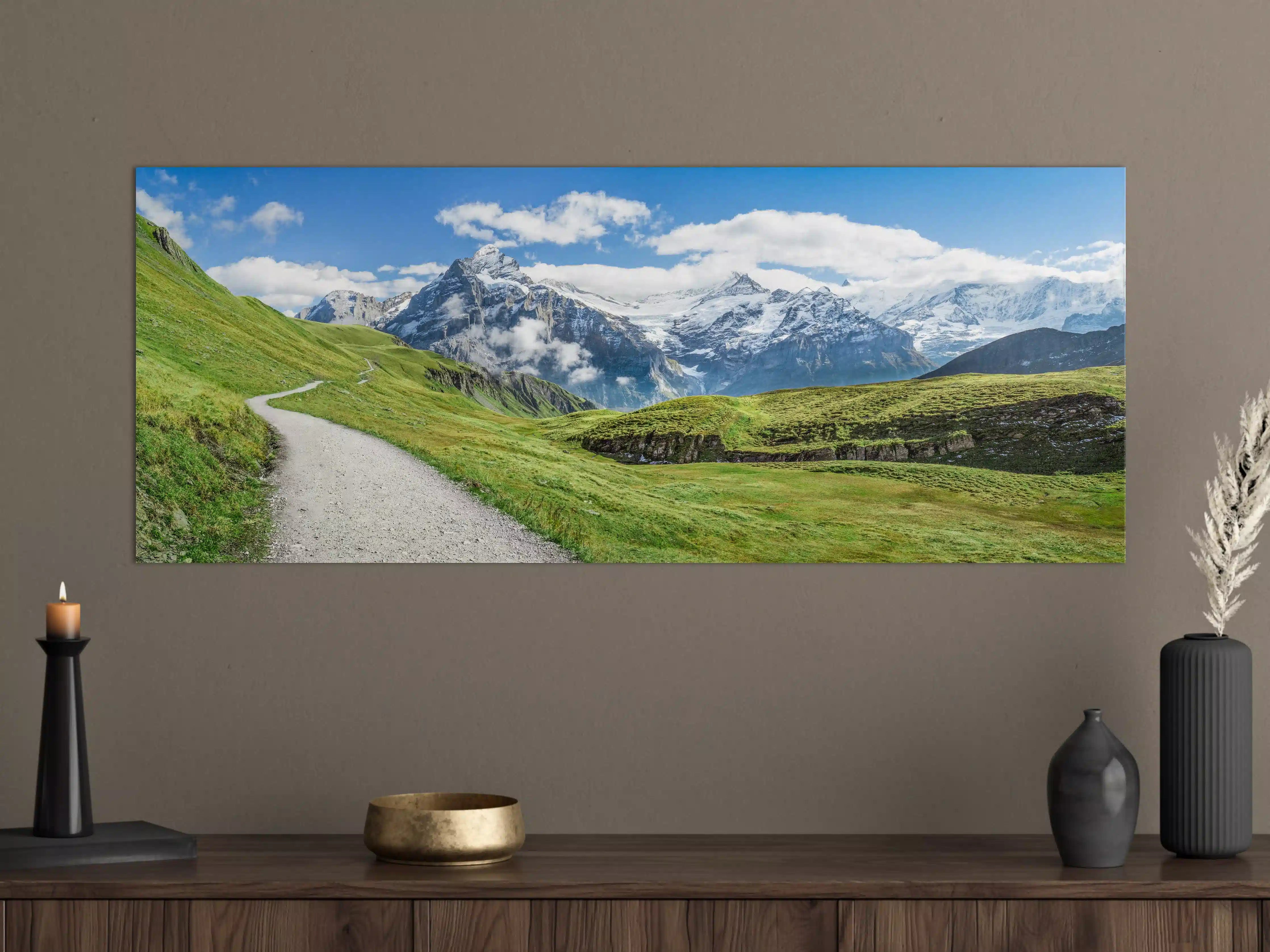 Große Wandbilder - Friedlicher Wanderweg in den Alpen