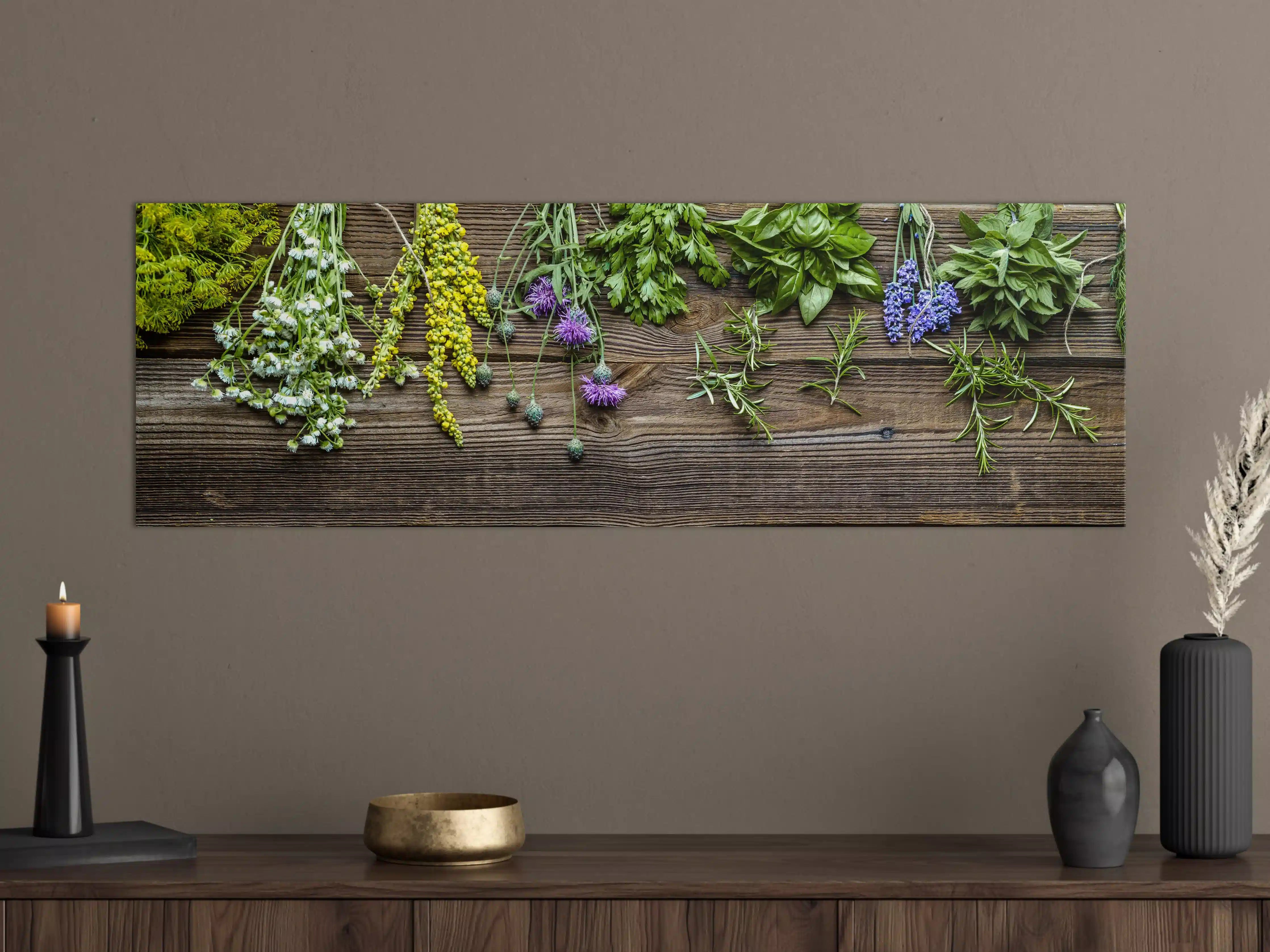 Große Wandbilder - Frisch geerntete Kräuter und Blumen auf Holz