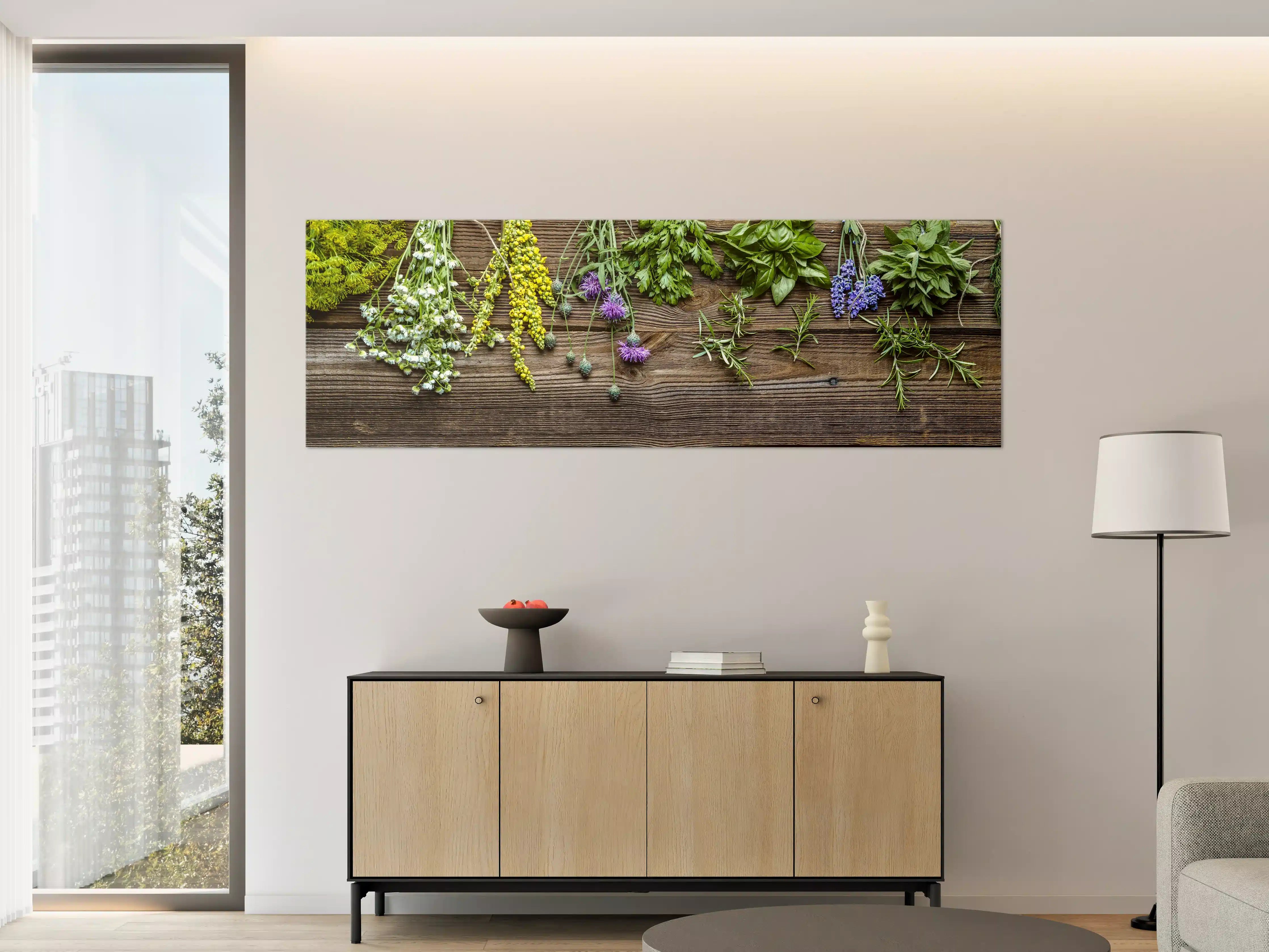 Große Wandbilder - Frisch geerntete Kräuter und Blumen auf Holz