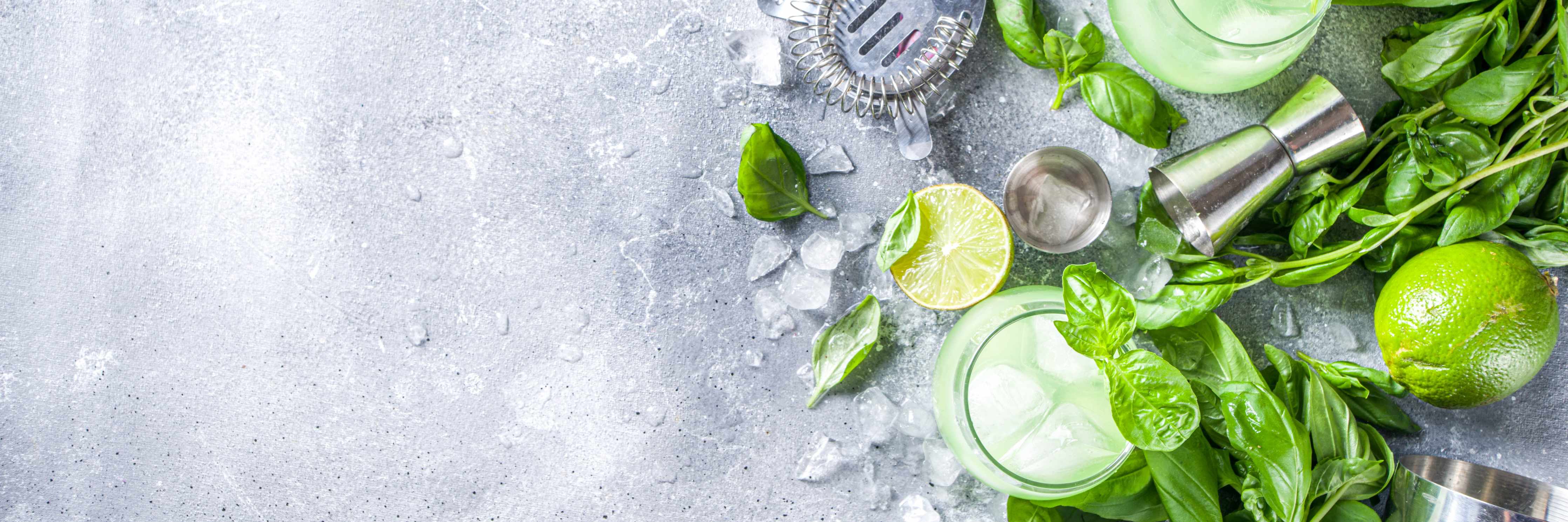 Große Wandbilder-Frischer Limetten-Mojito mit Minzblättern