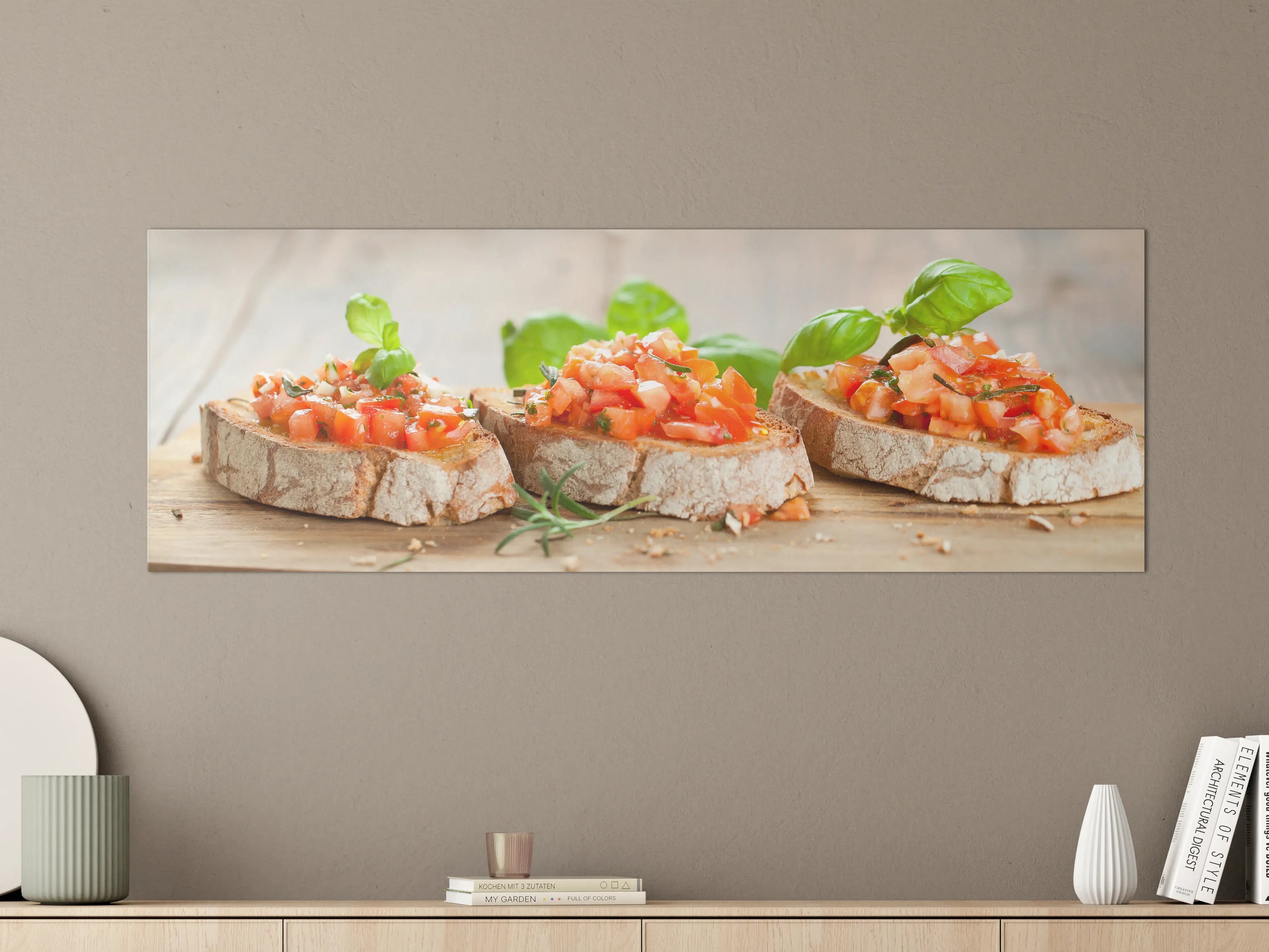 Große Wandbilder - Frisches Tomatenbrot mit Basilikum