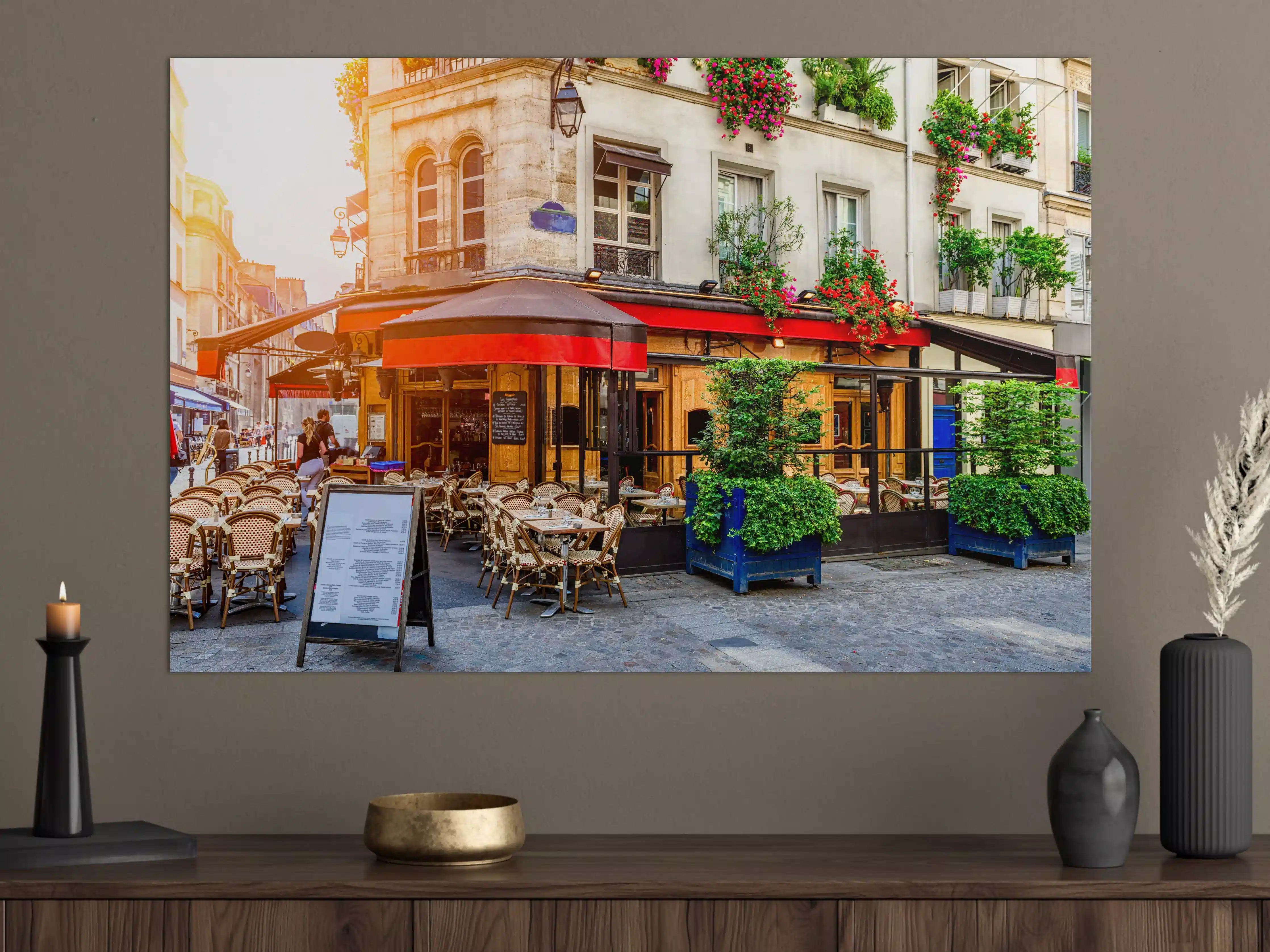 Große Wandbilder - Gemütliche Straße mit Tischen eines Cafés in Paris