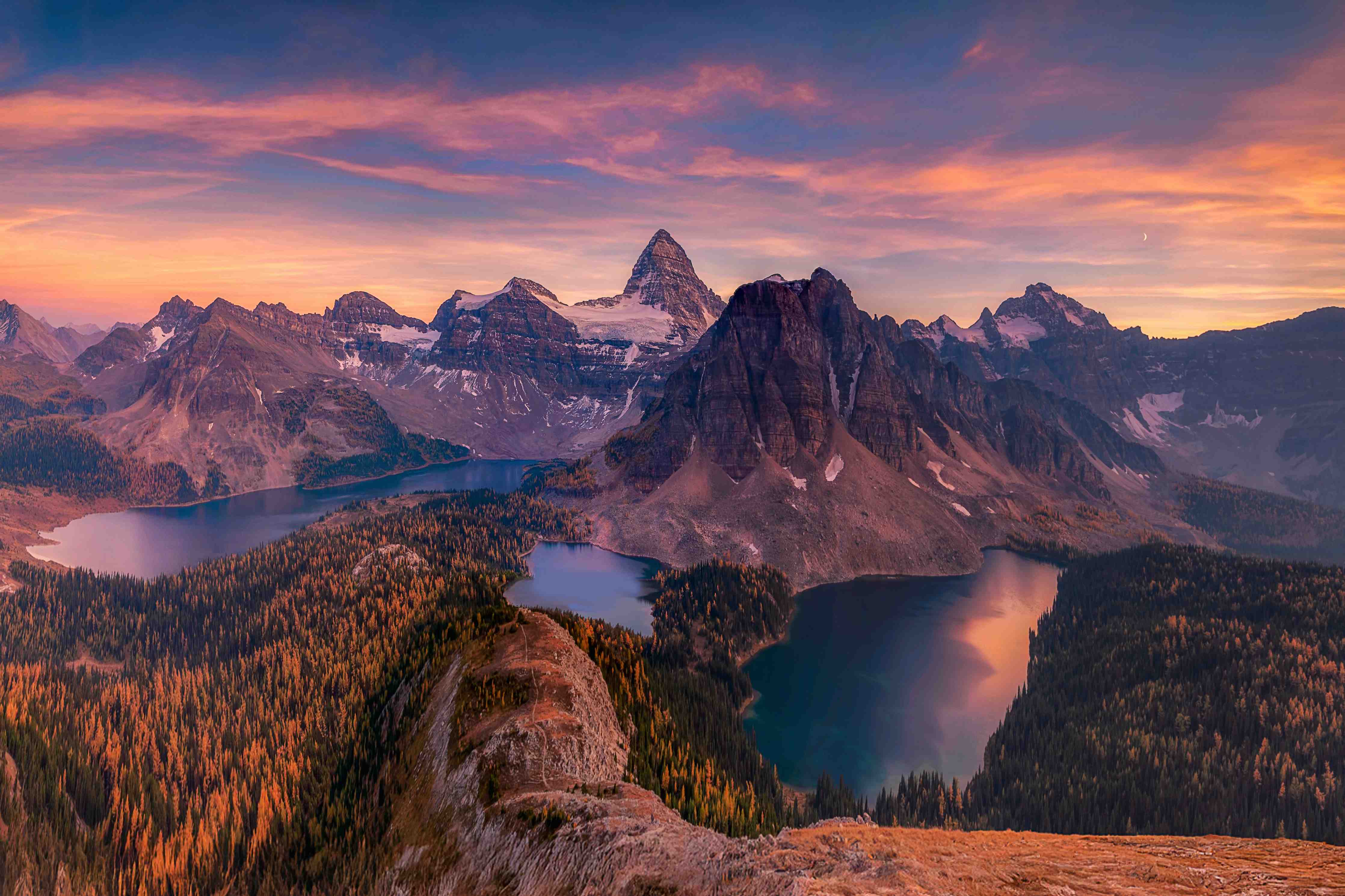 Große Wandbilder-Graue Bergspitzen im Abendlicht