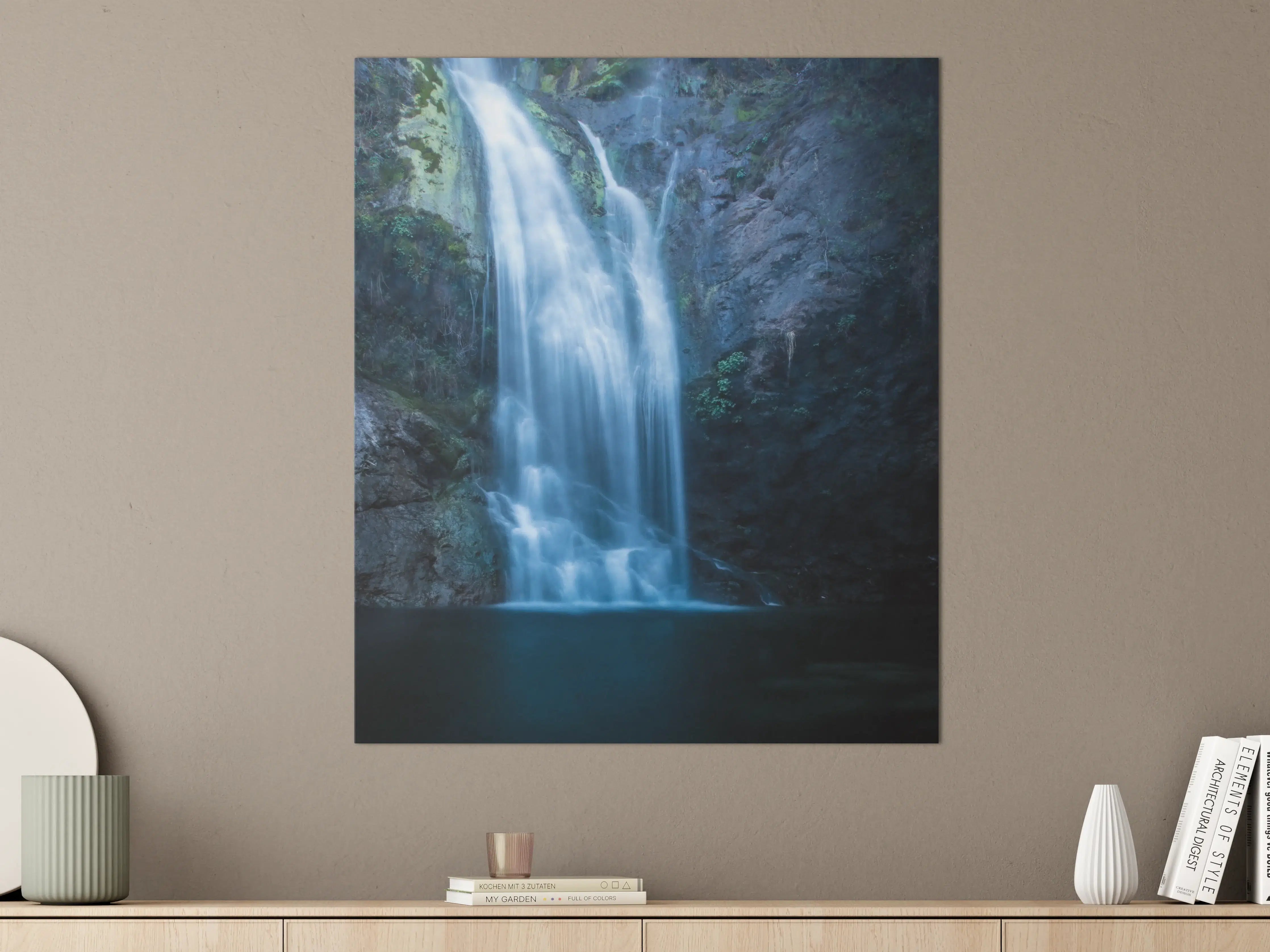 Große Wandbilder - Grauer Wasserfall in weißer Idylle