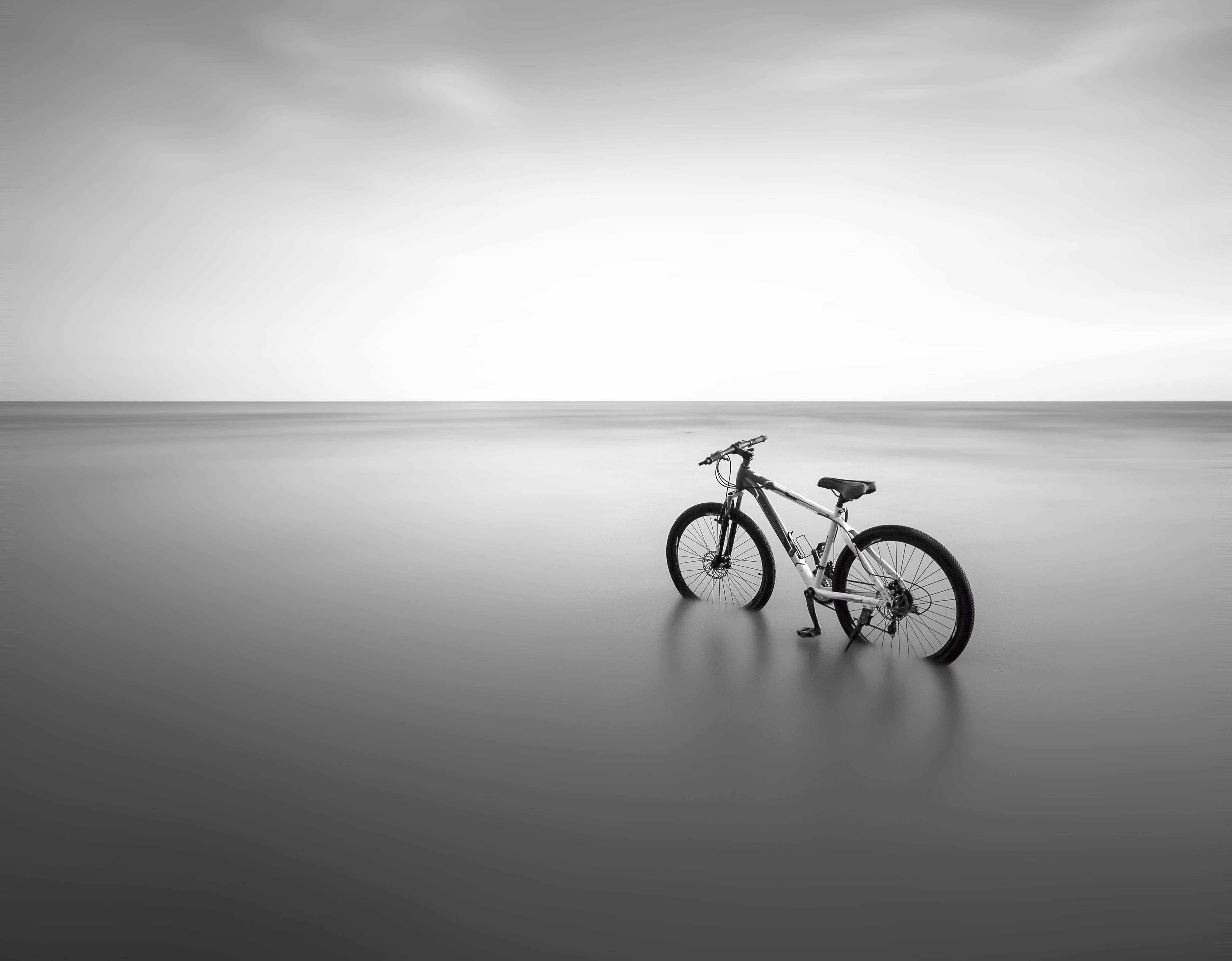 Große Wandbilder-Graues Fahrrad am stillen Strand