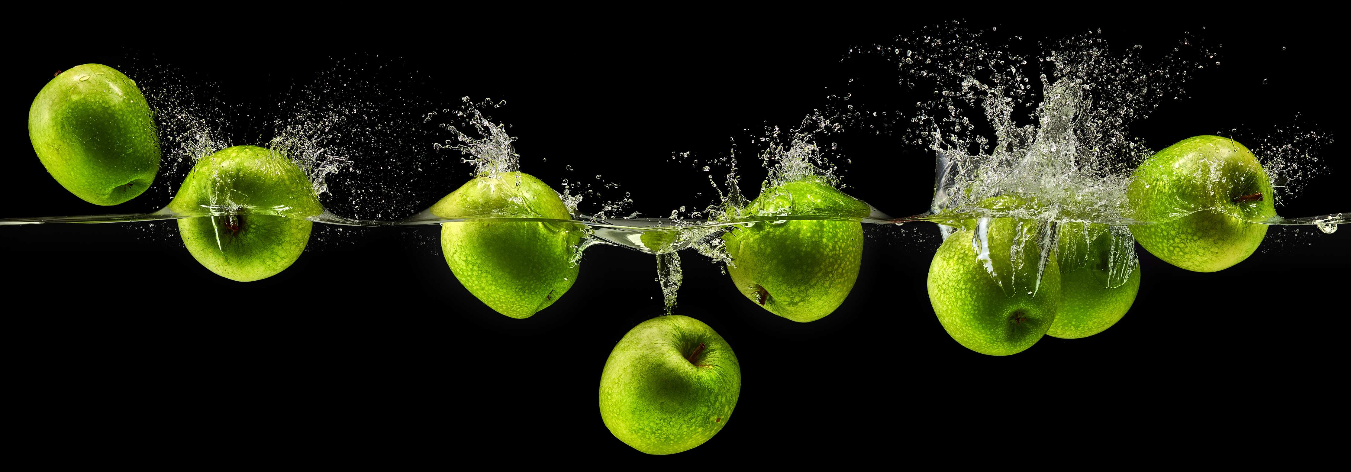 Große Wandbilder-Grüne Äpfel im Wasser