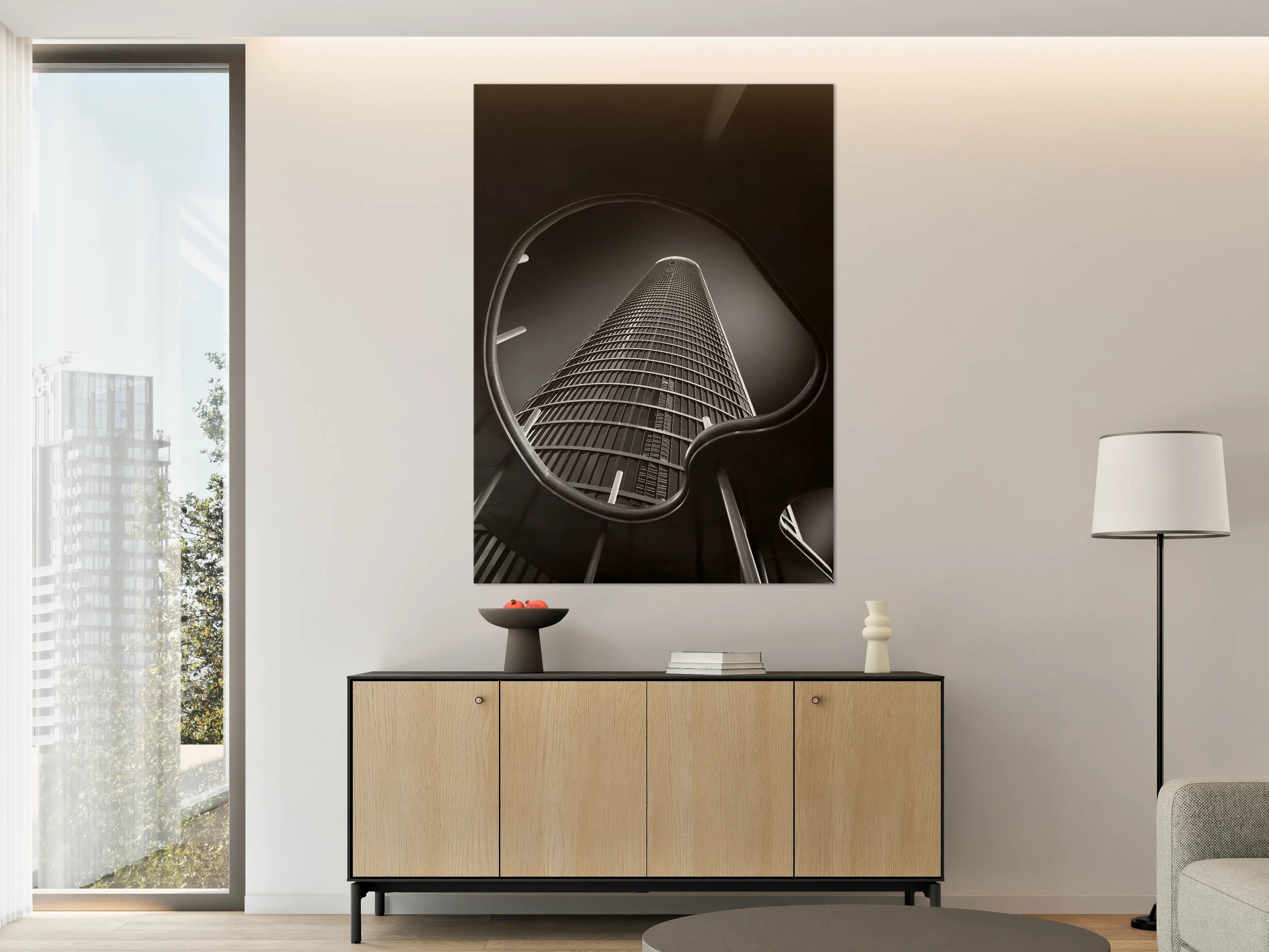 Große Wandbilder - Hochhaus in Schwarzweiß mit Spiraltreppe