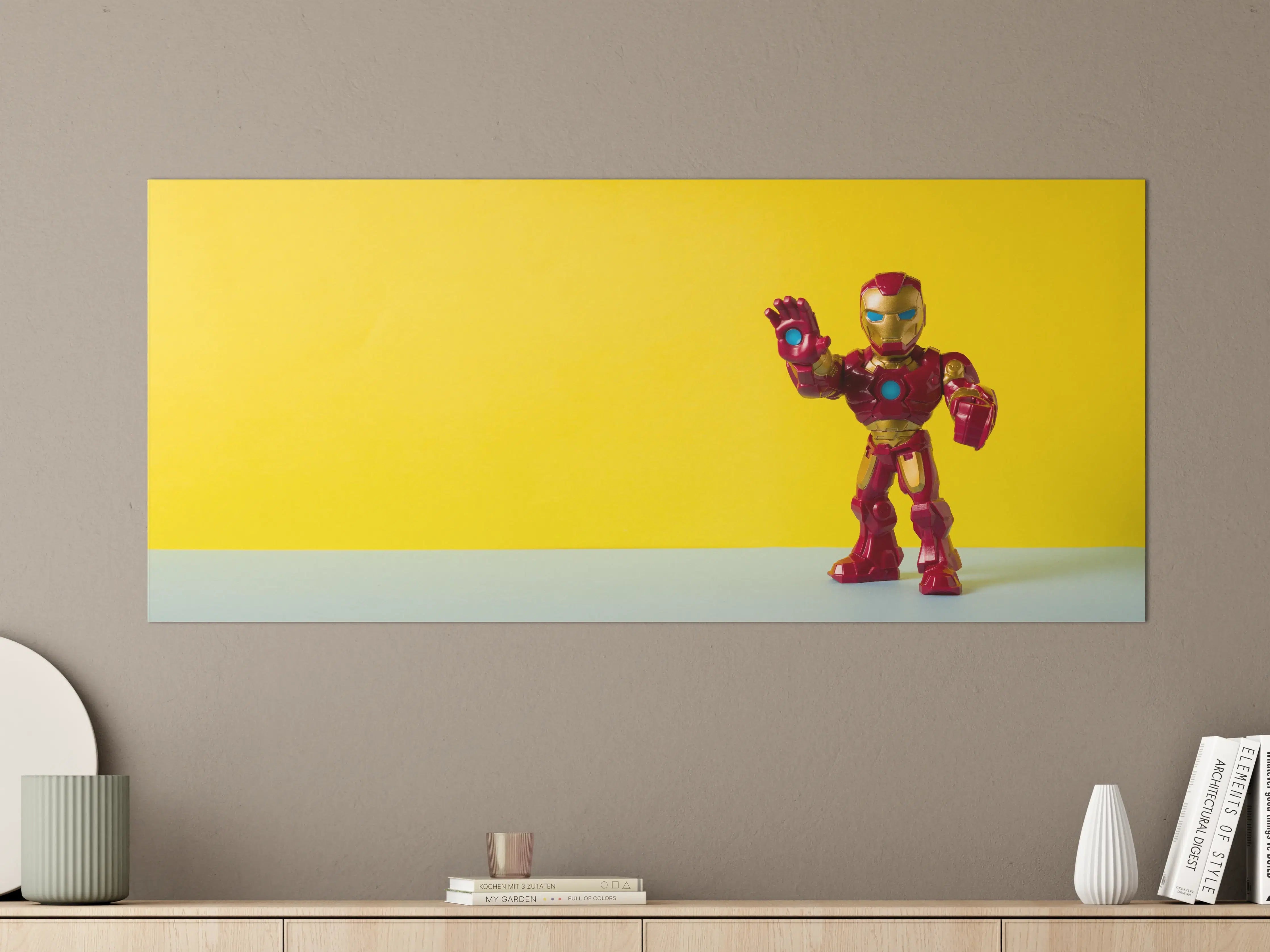 Große Wandbilder - Iron Man Figur Gelber Hintergrund