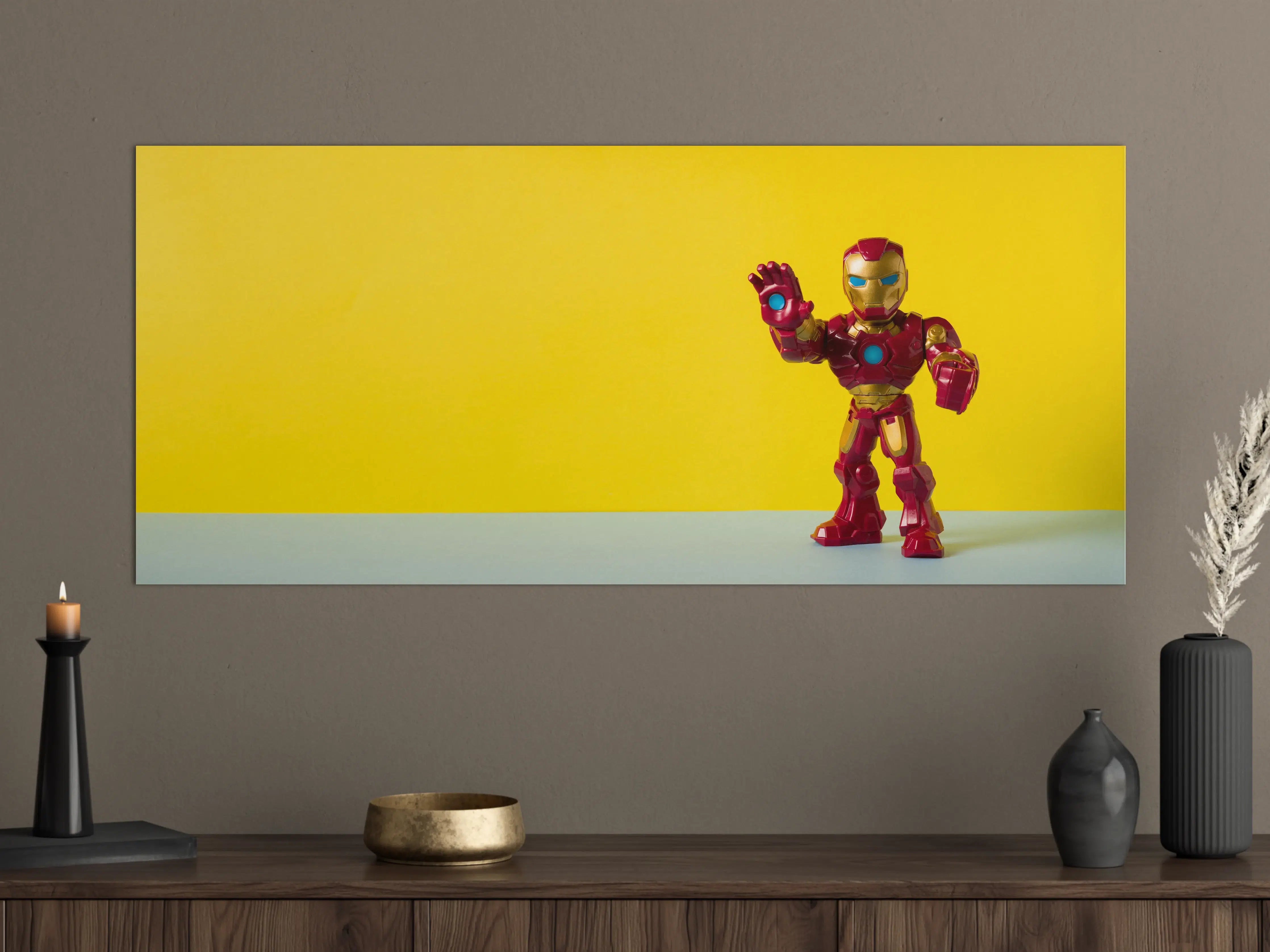 Große Wandbilder - Iron Man Figur Gelber Hintergrund