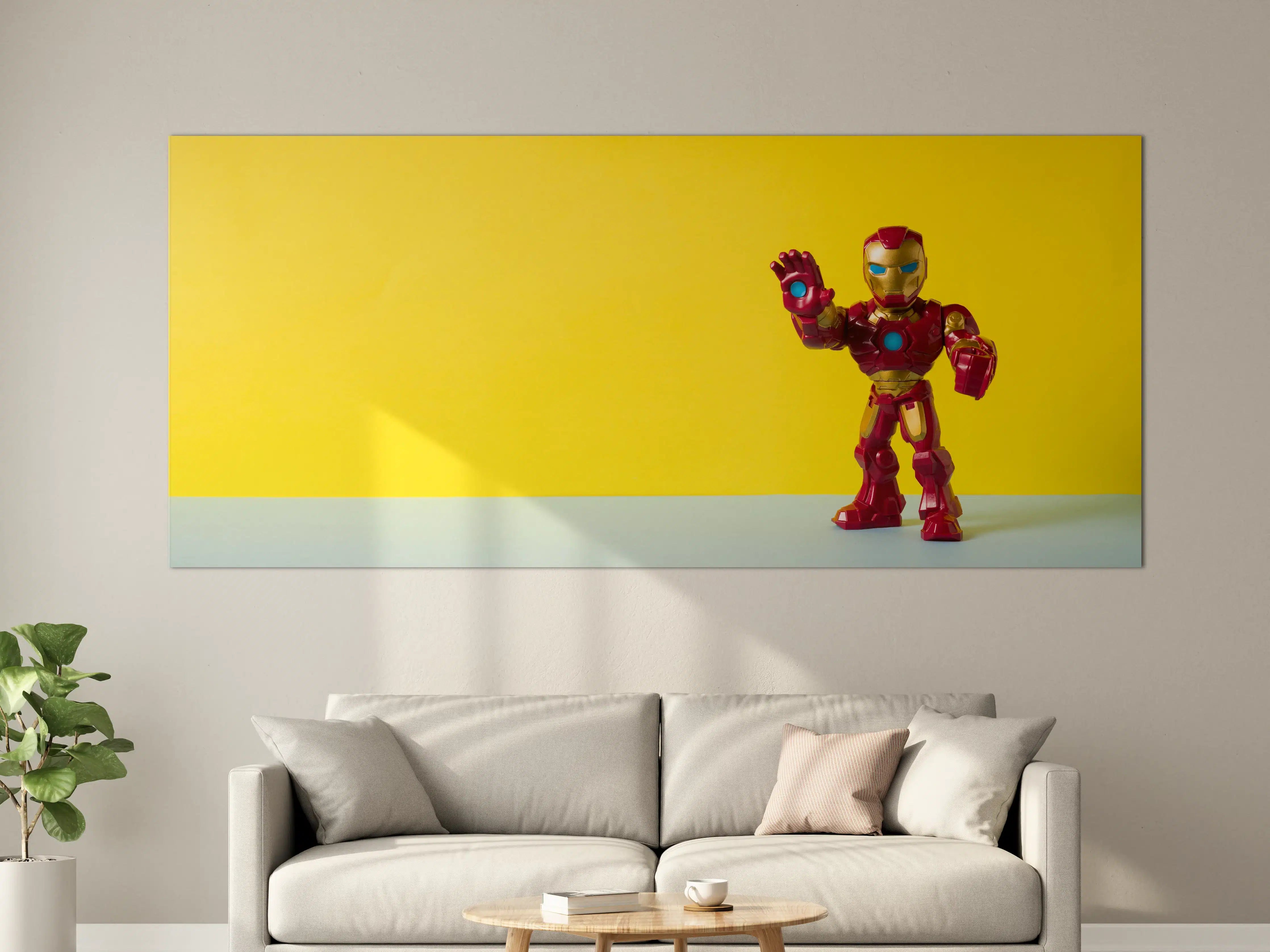 Große Wandbilder - Iron Man Figur Gelber Hintergrund