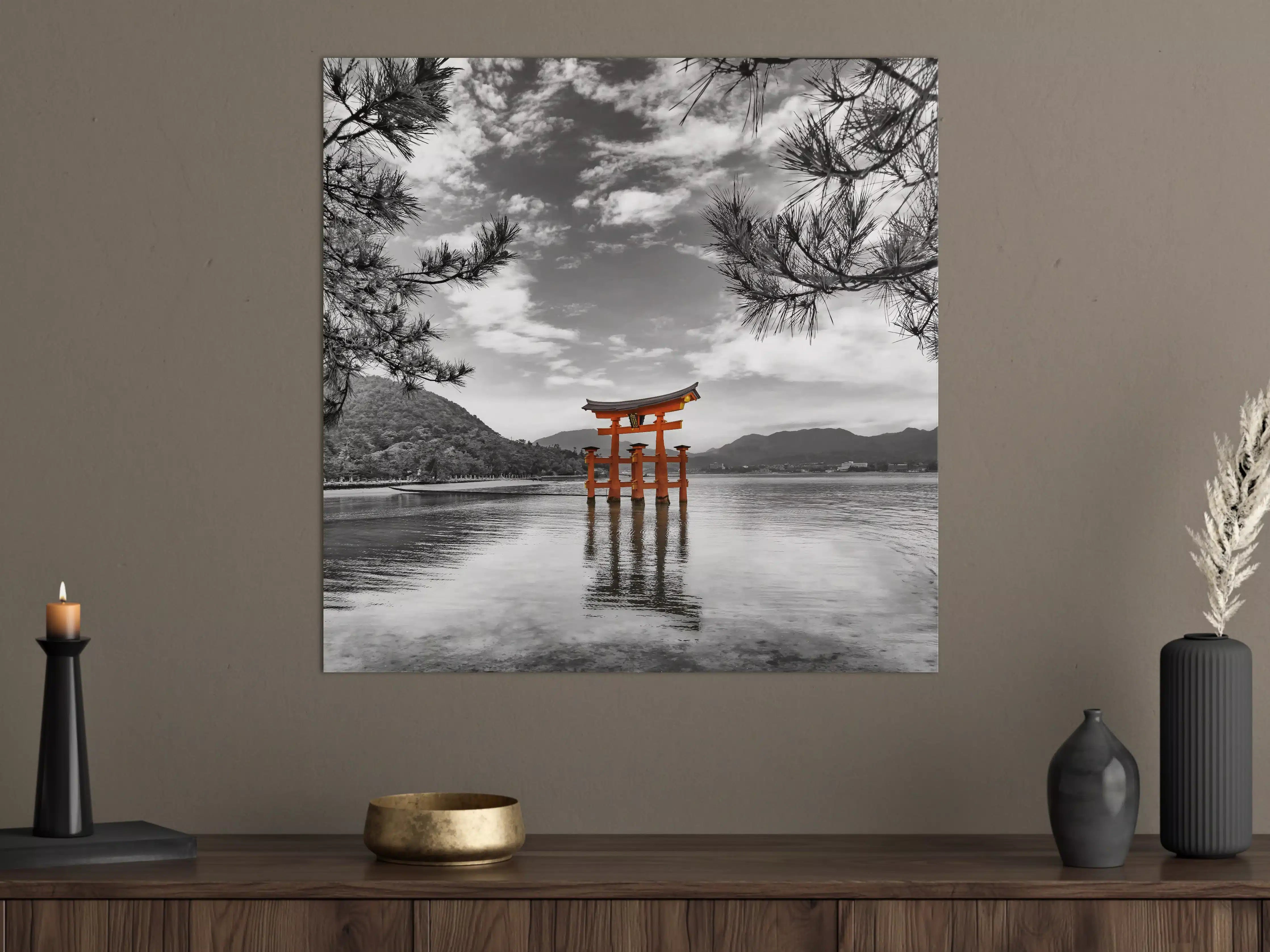Große Wandbilder - Japanischer Torii im Wasser mit dramatischem Himmel