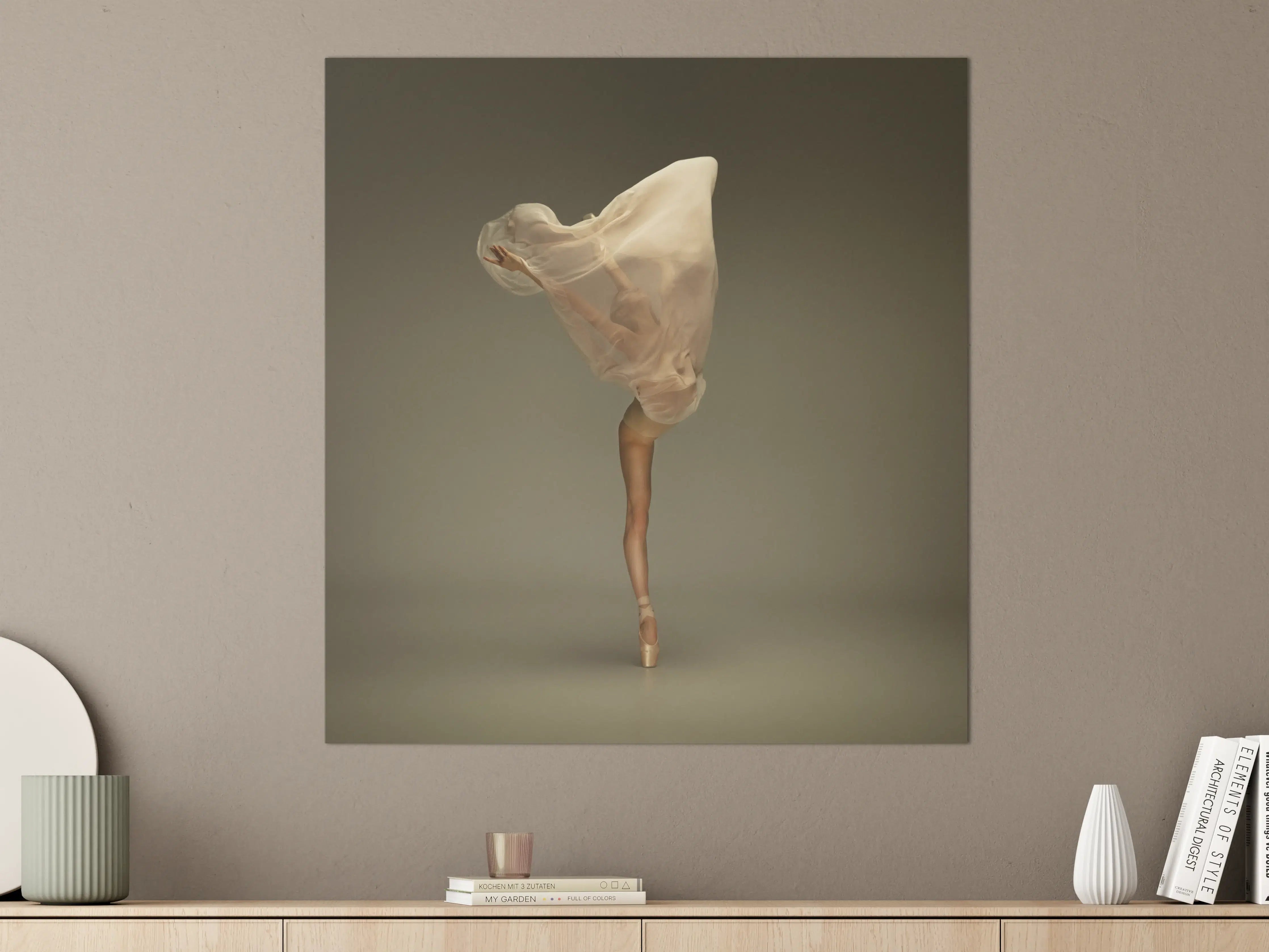 Große Wandbilder - Junge Ballerina in grauem Studio 