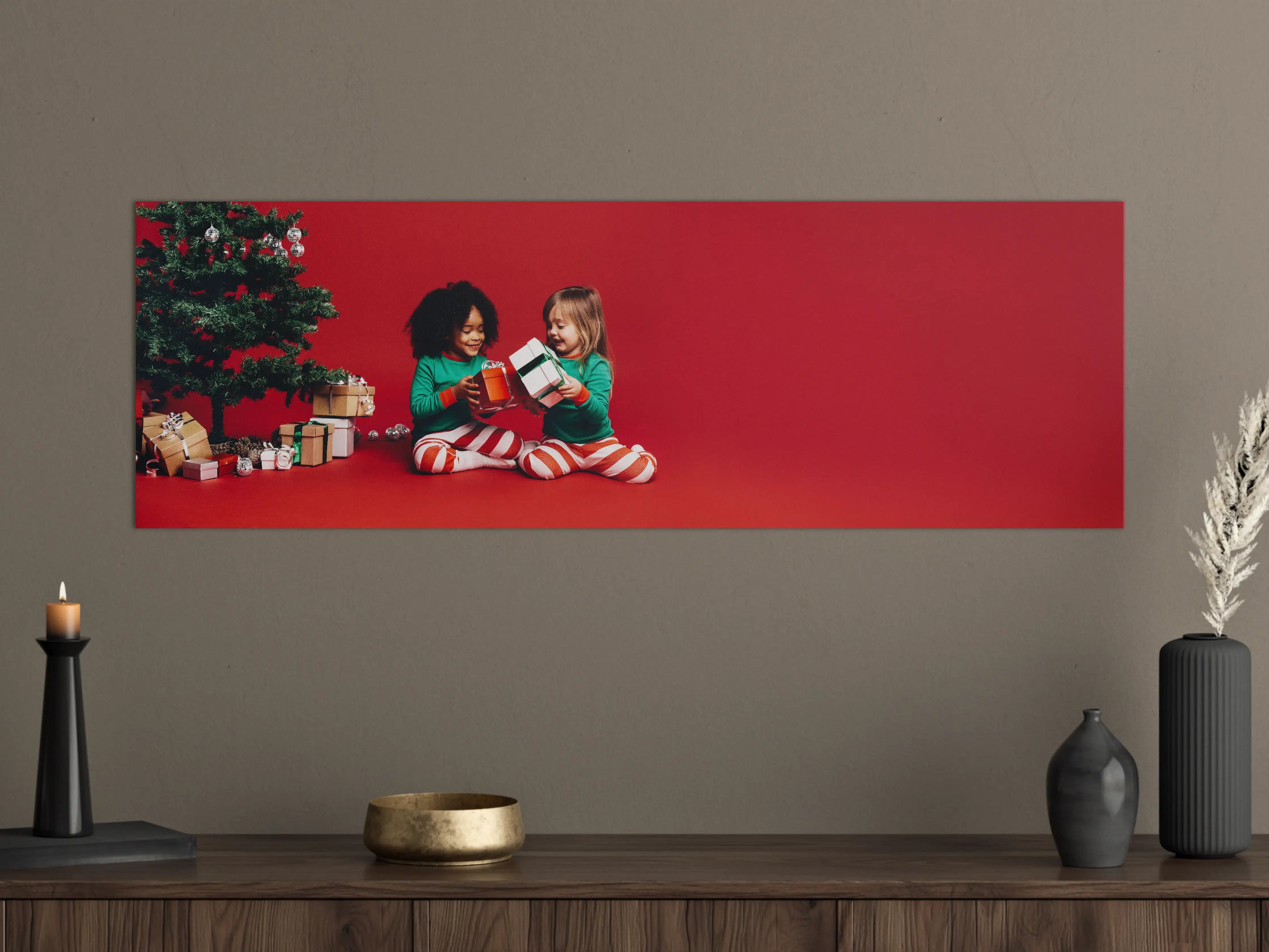 Große Wandbilder - Kinder geben Weihnachtsgeschenke