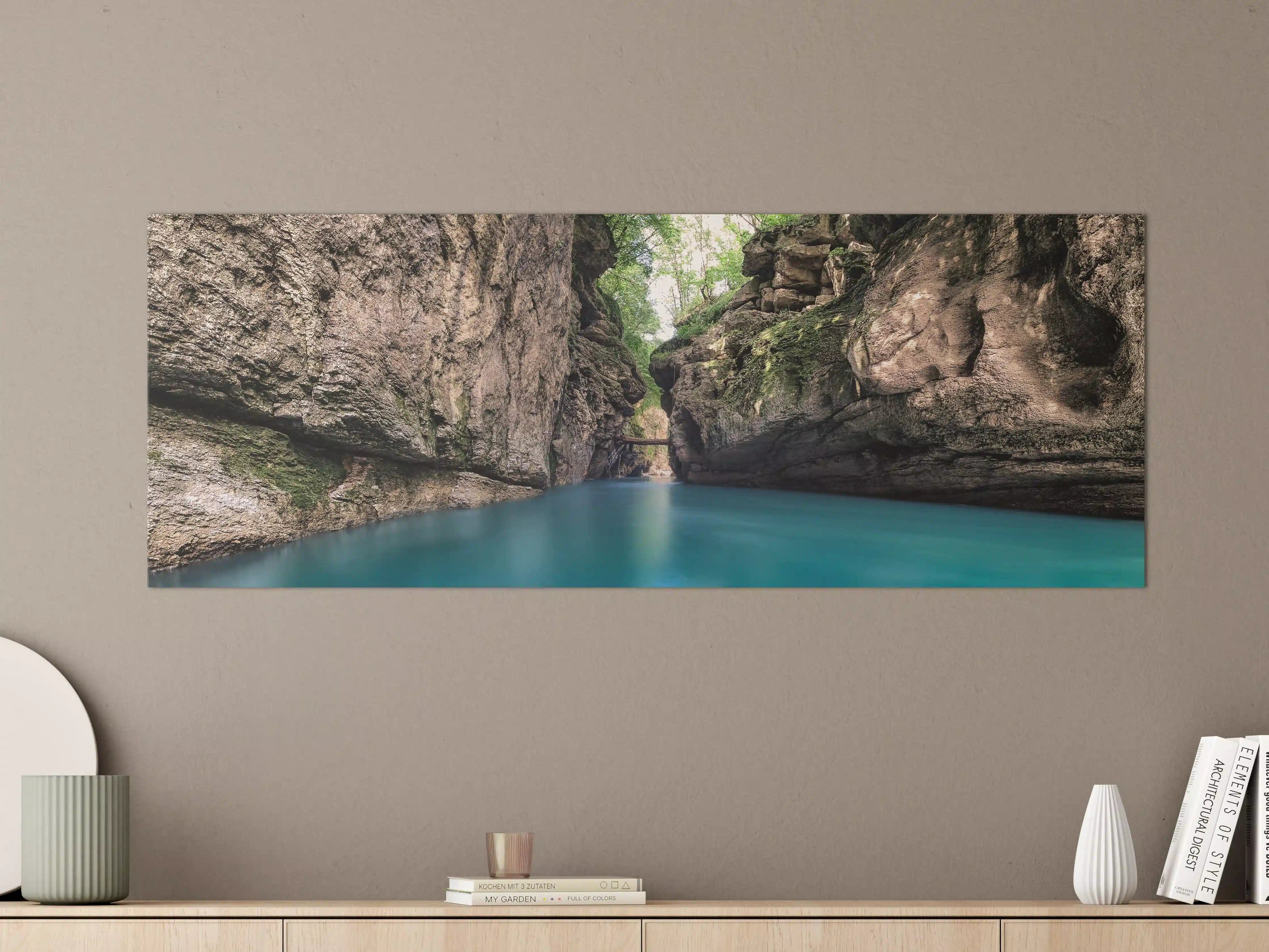 Große Wandbilder - Klare Bergklamm mit smaragdgrünem Wasser