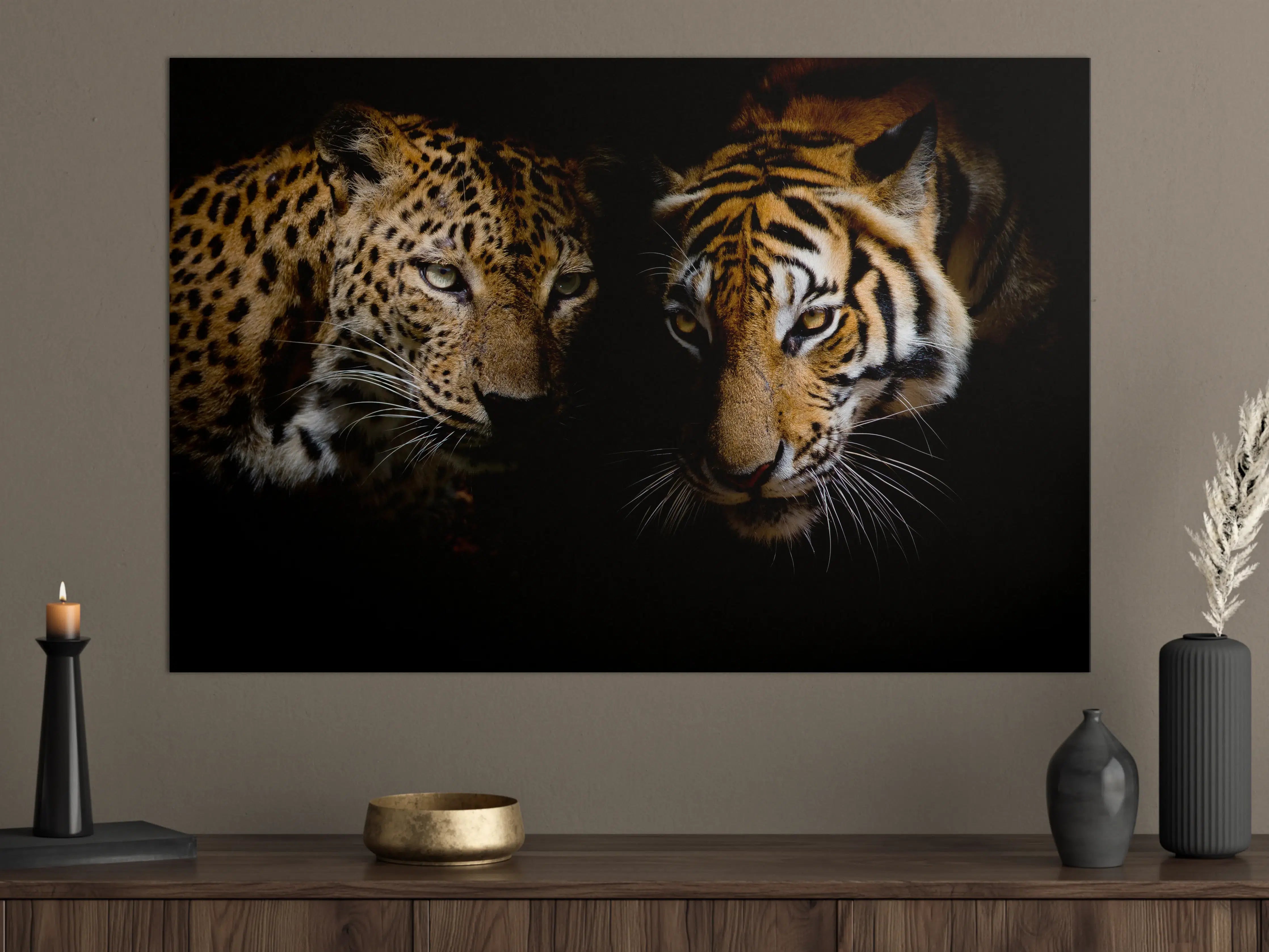 Große Wandbilder - Leopard und Tiger isoliert auf schwarzen Hintergrund