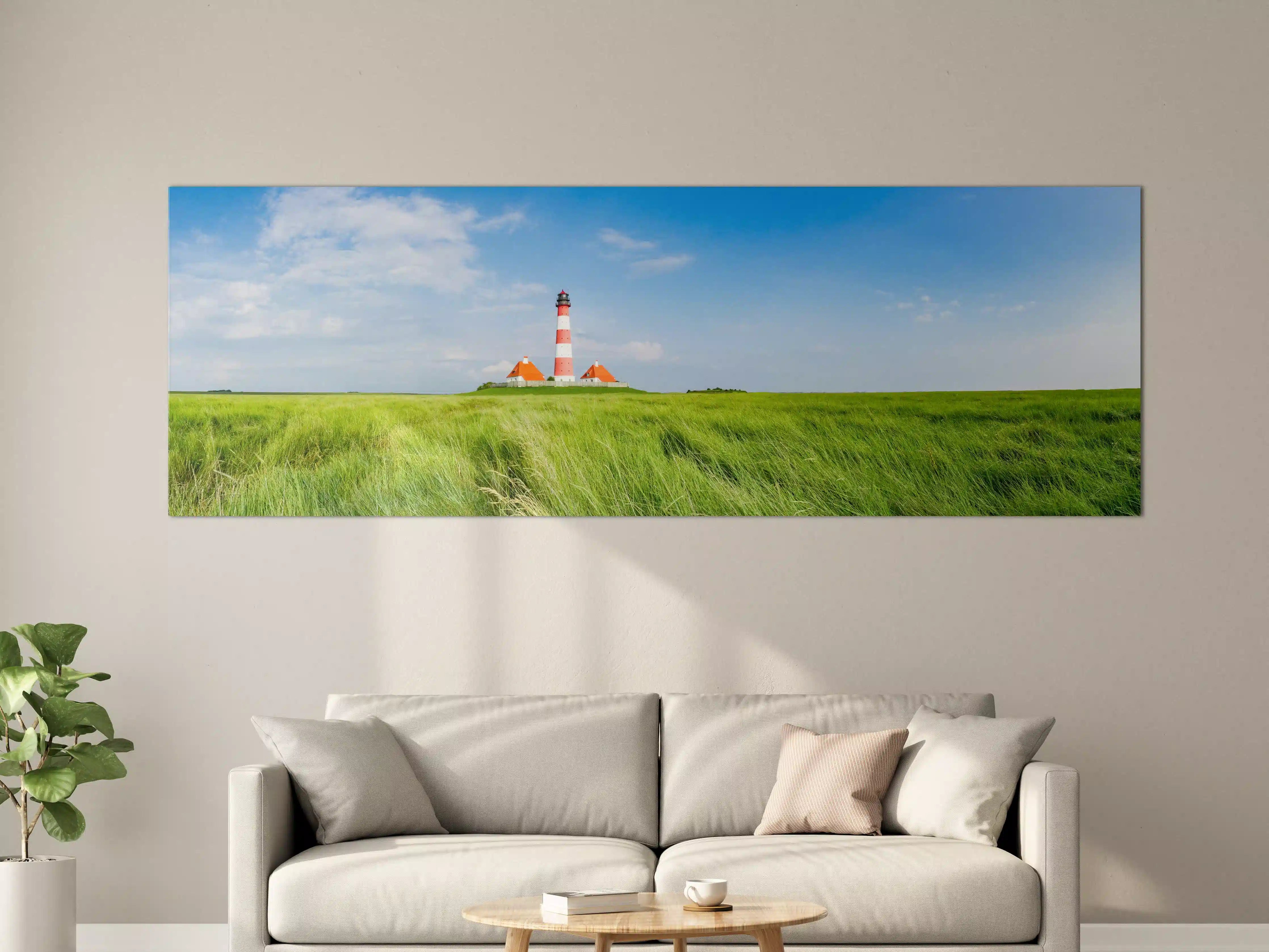 Große Wandbilder - Leuchtturm in der grünen Landschaft