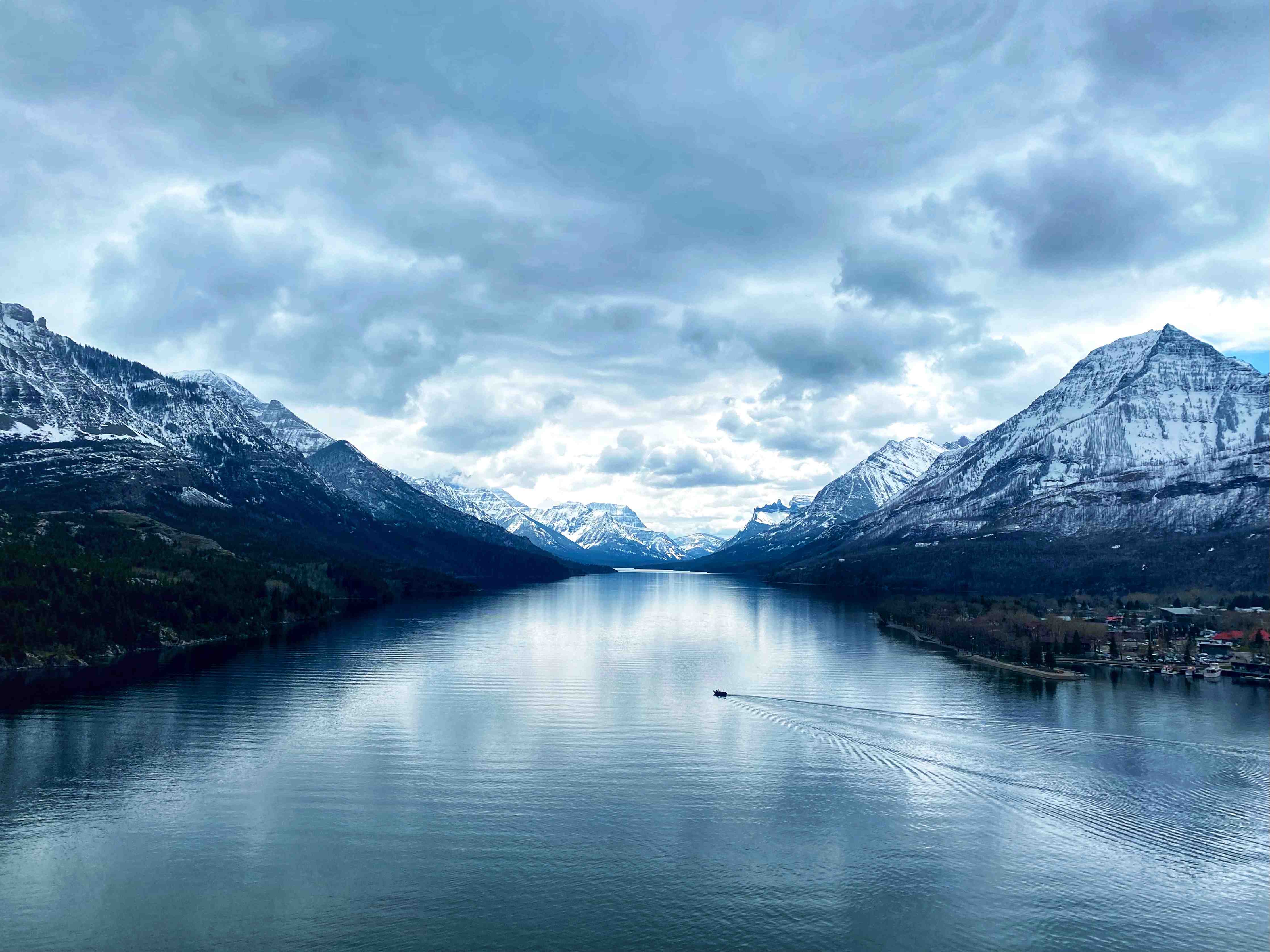 Große Wandbilder-Majestätische Berge und ruhiger See