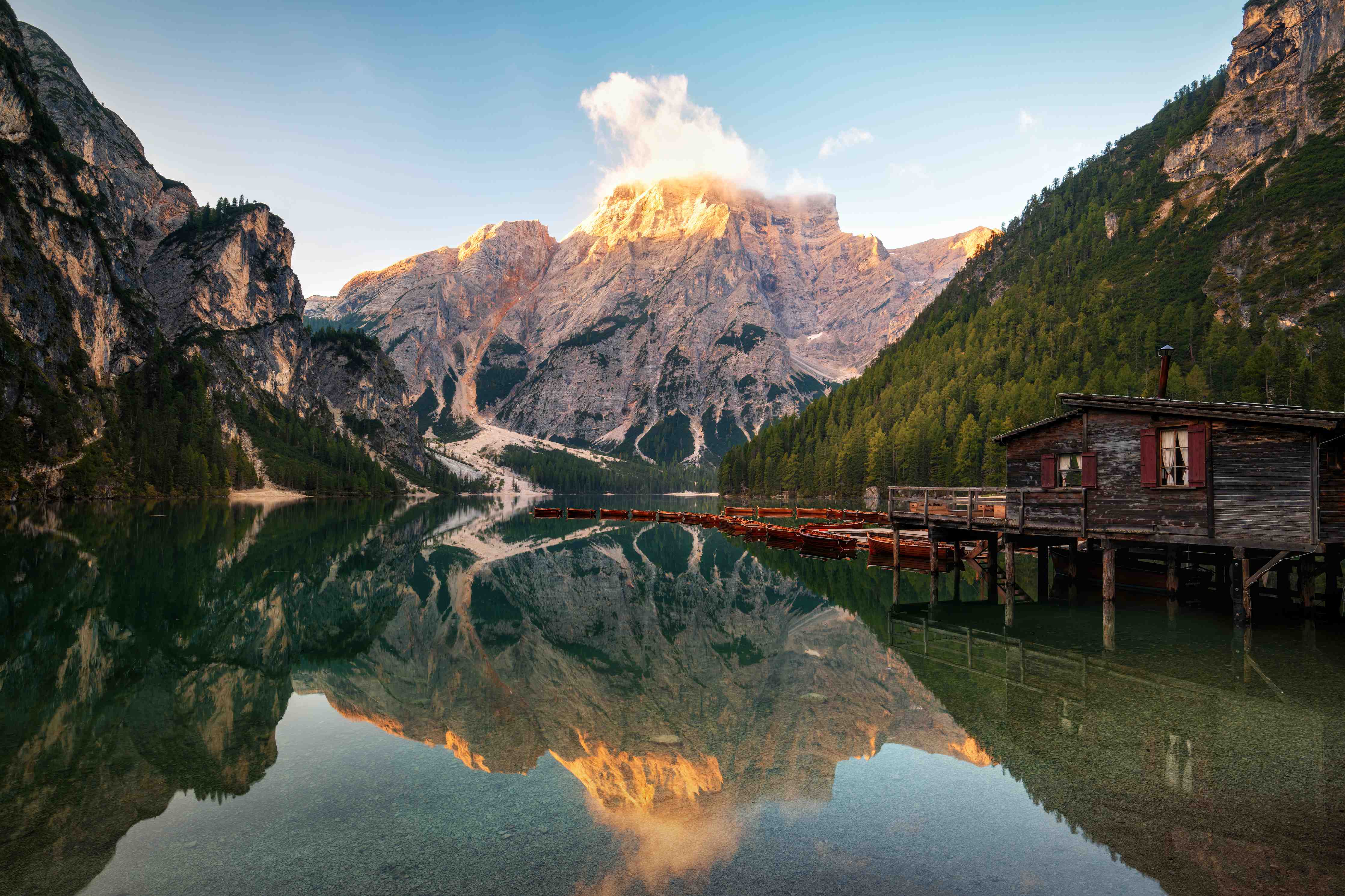 Große Wandbilder-Majestätische Bergkulisse mit ruhigem See