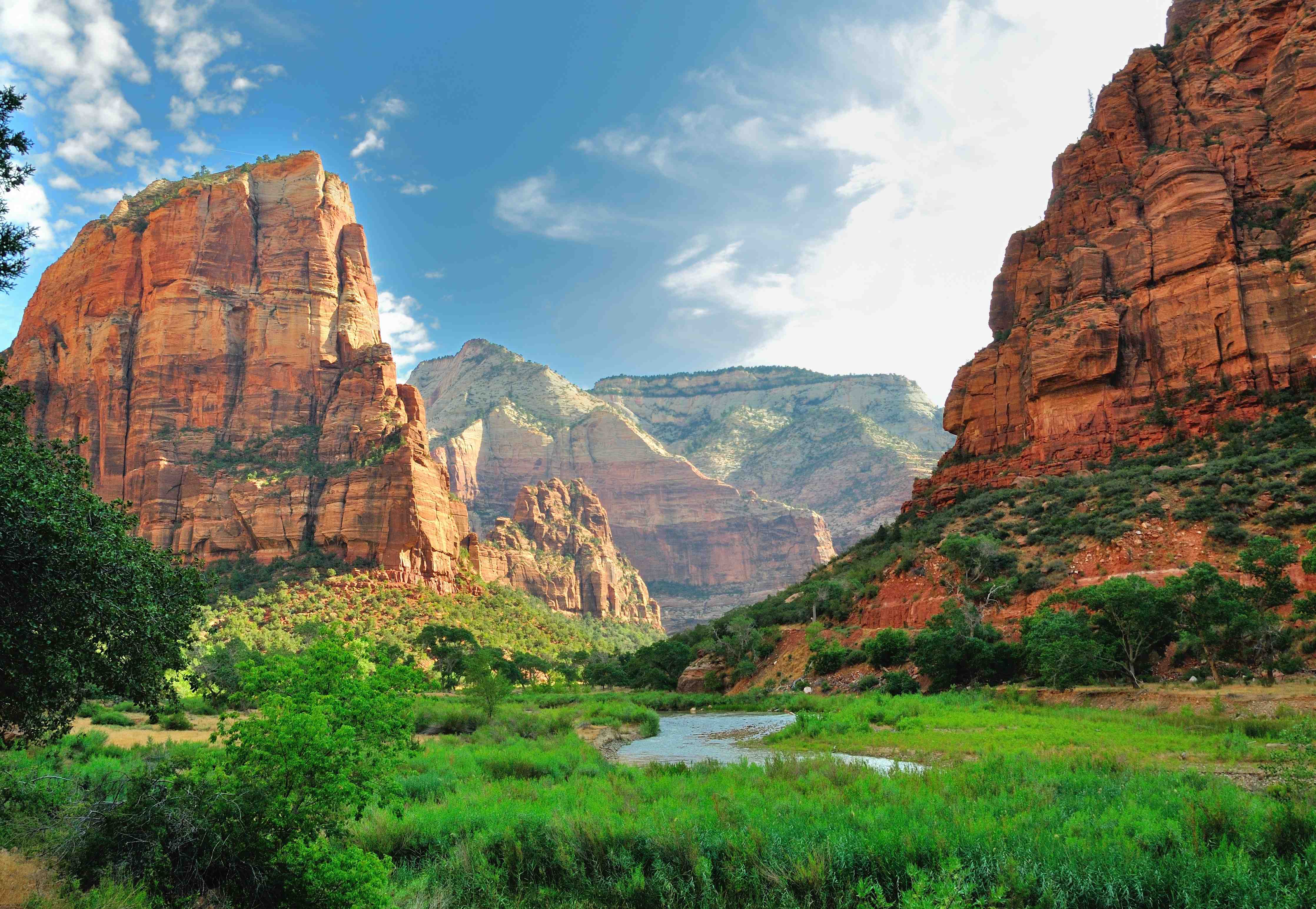 Große Wandbilder-Majestätische Canyonlandschaft mit Fluss