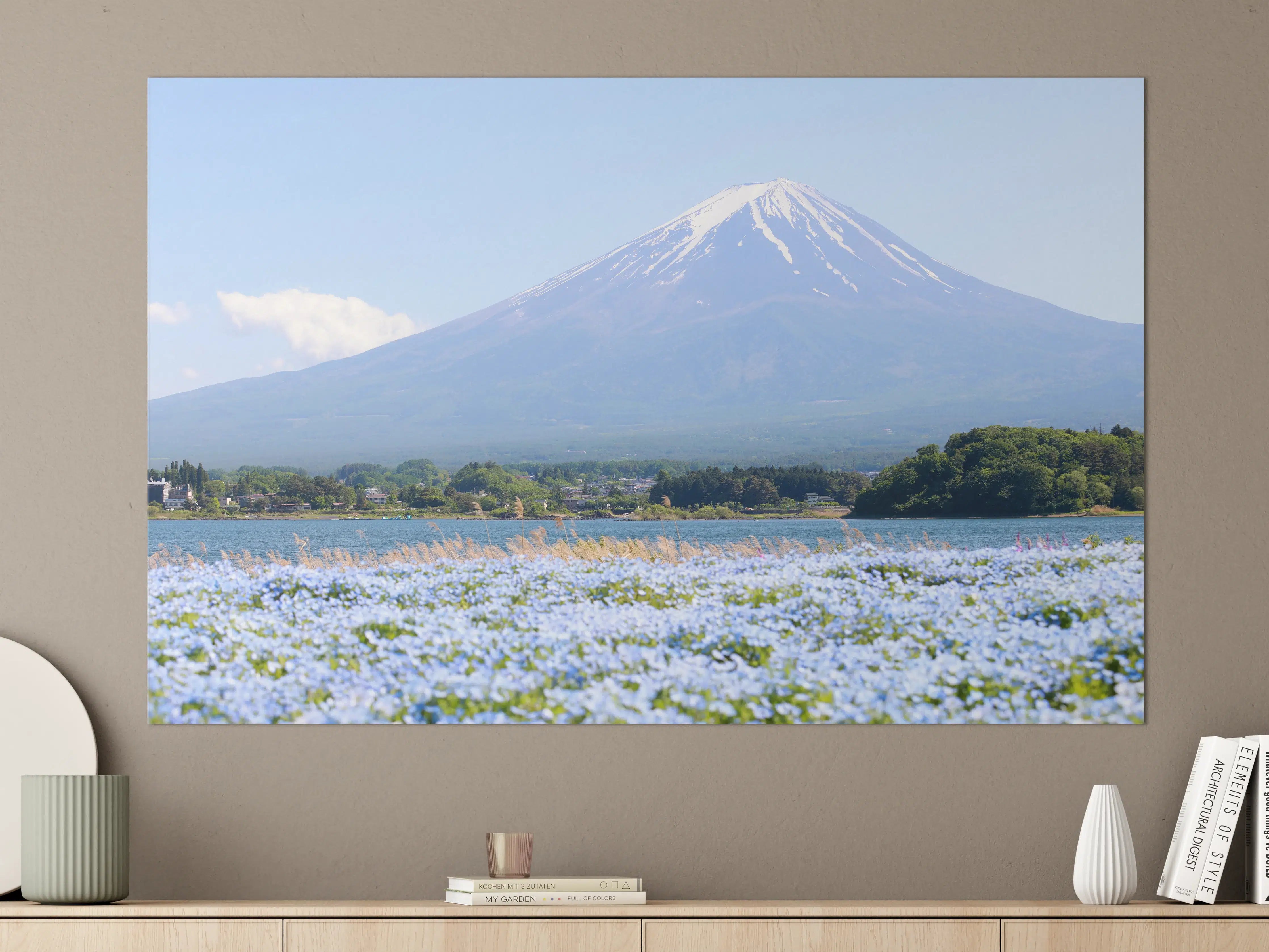 Große Wandbilder - Majestätischer Mount Fuji mit Blumenwiese