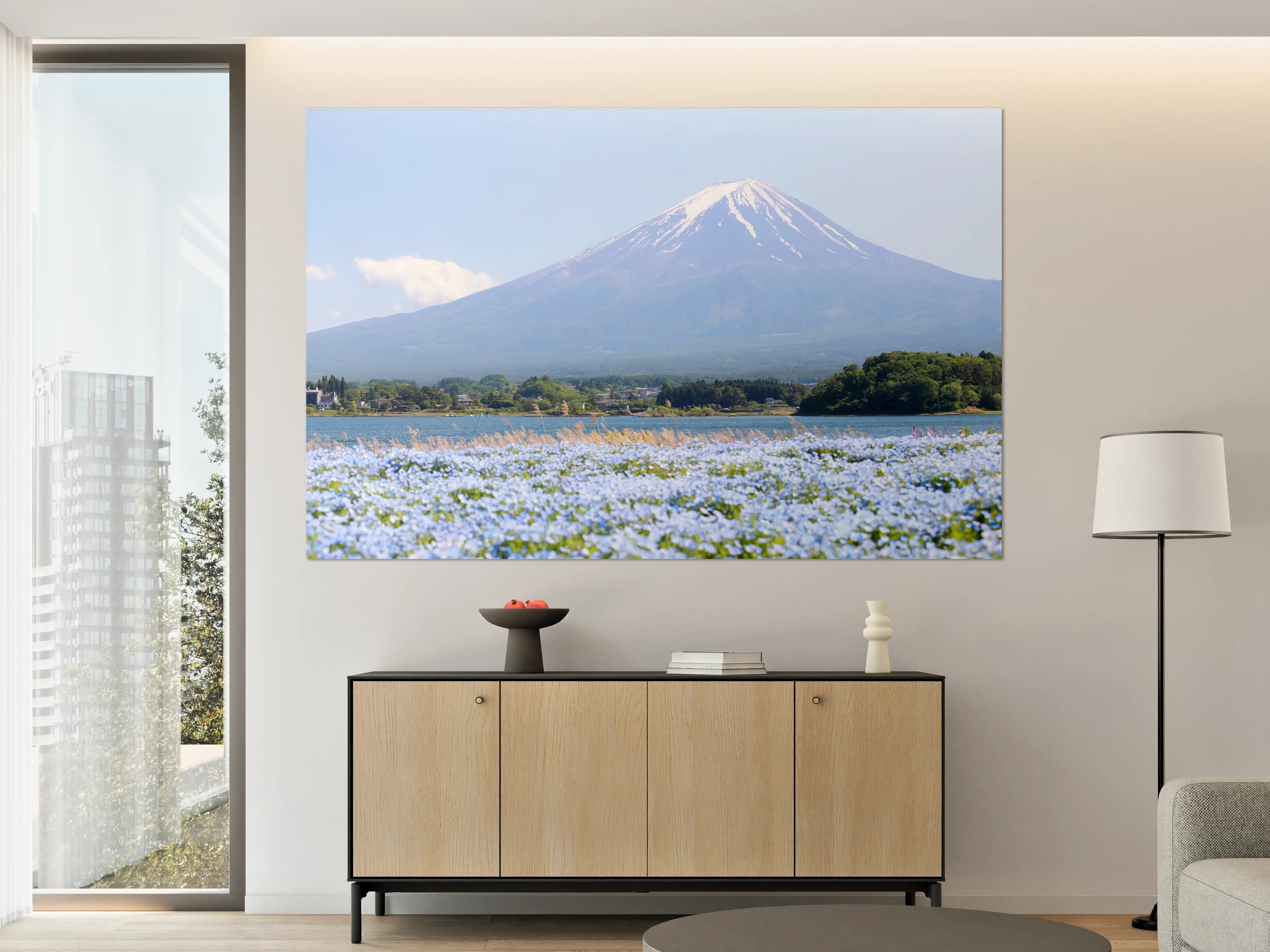Große Wandbilder - Majestätischer Mount Fuji mit Blumenwiese