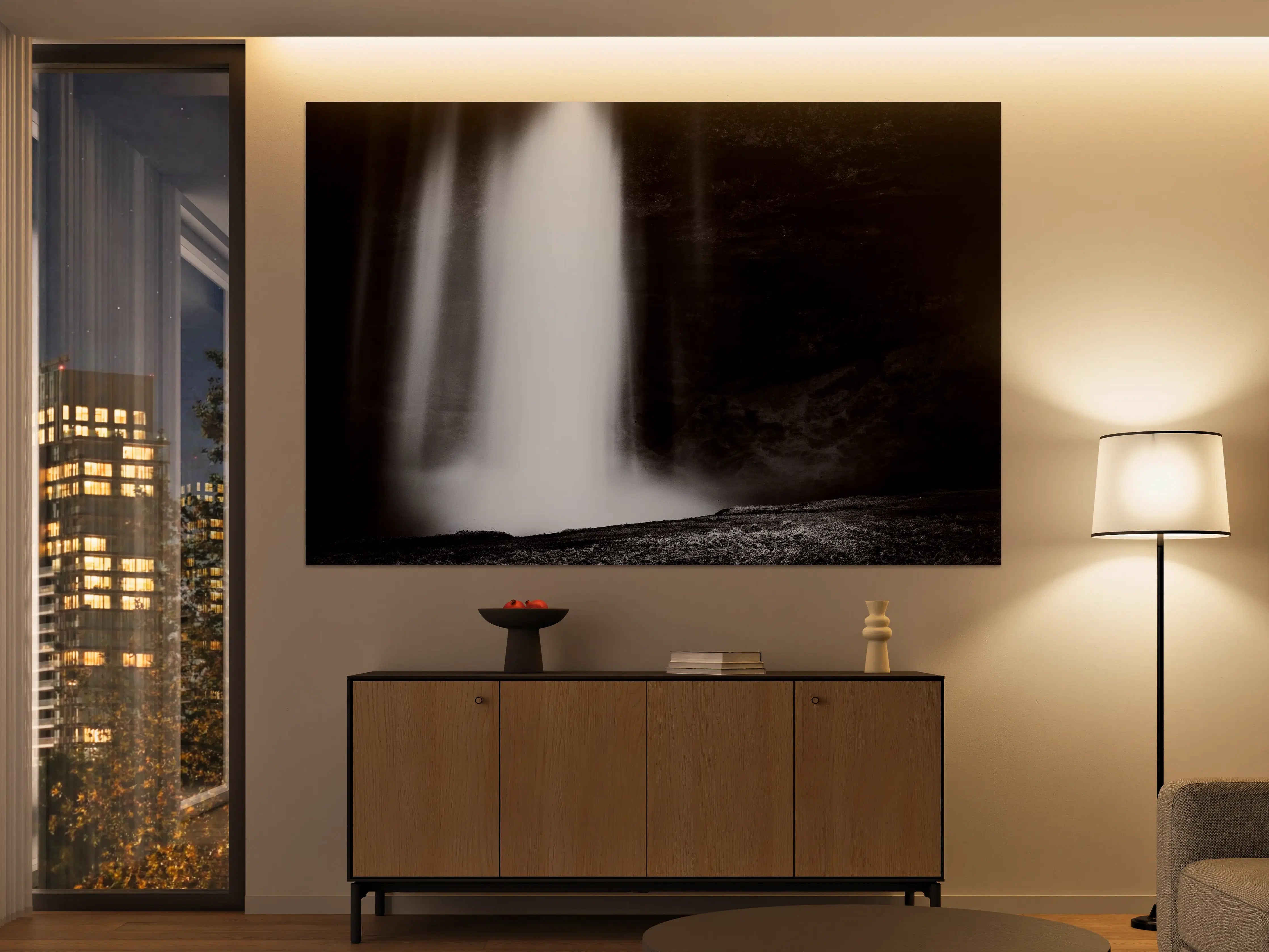 Große Wandbilder - Majestätischer Wasserfall in dunkler Landschaft